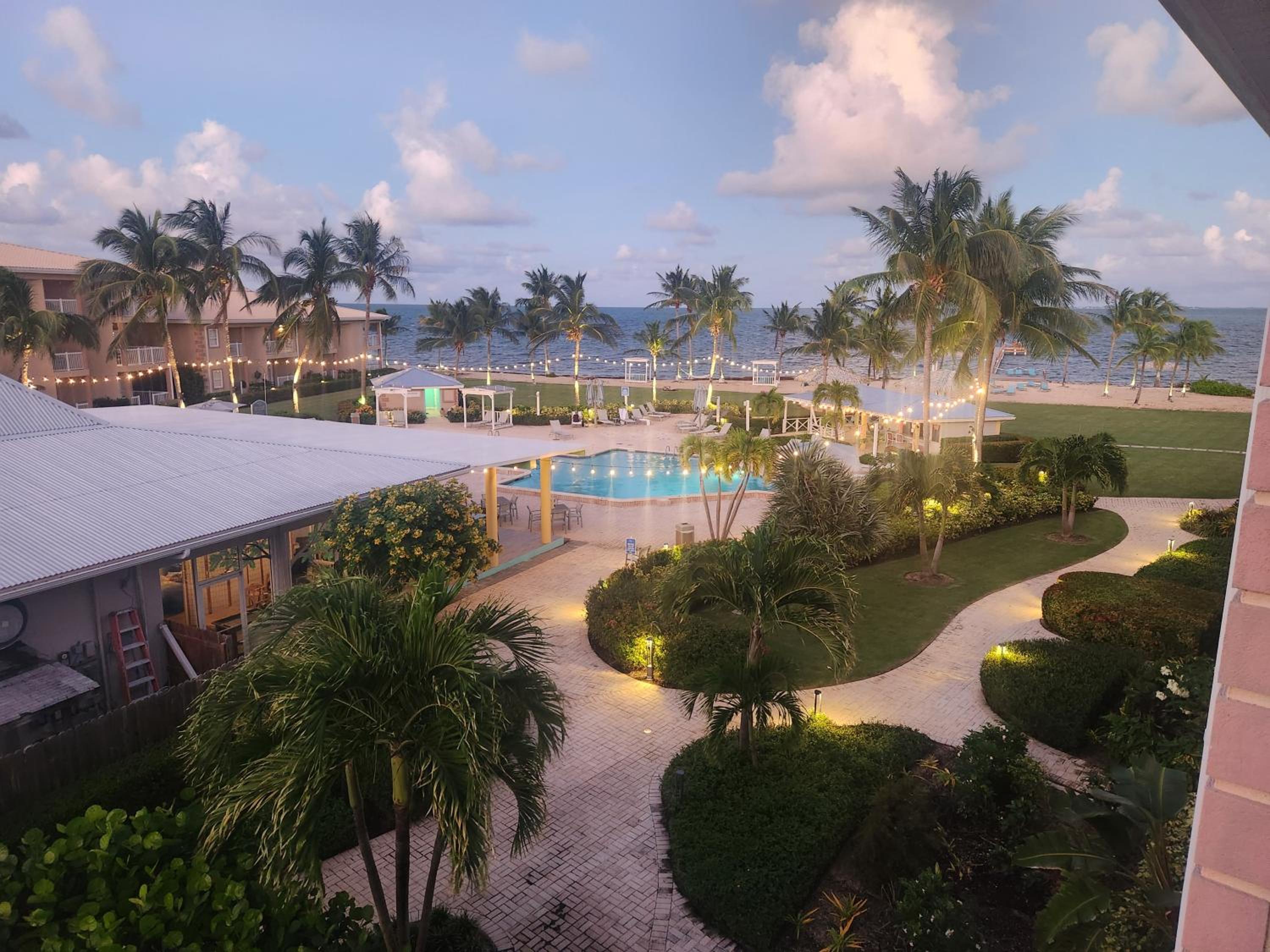 1 Bedroom King Suite - Ocean View