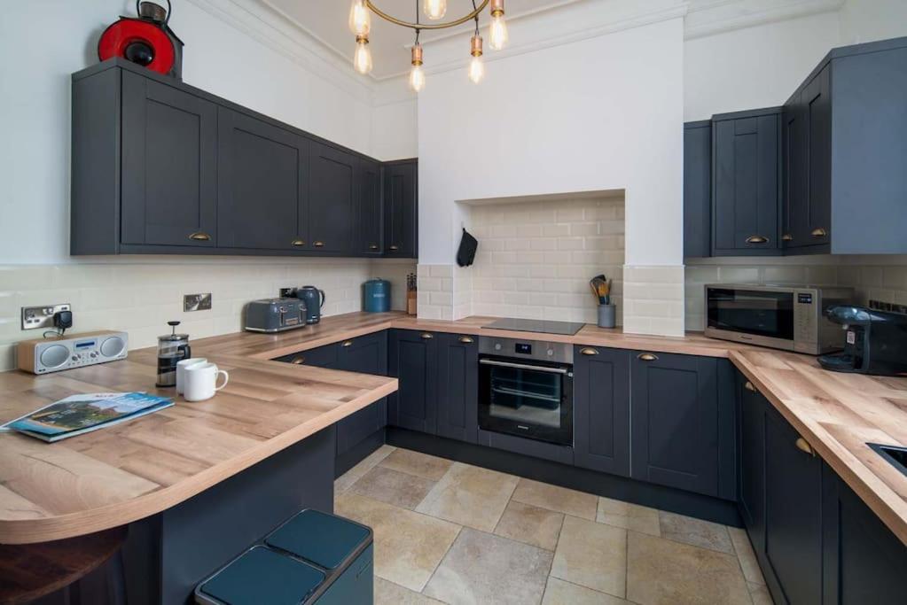 Three-Bedroom House photo 2