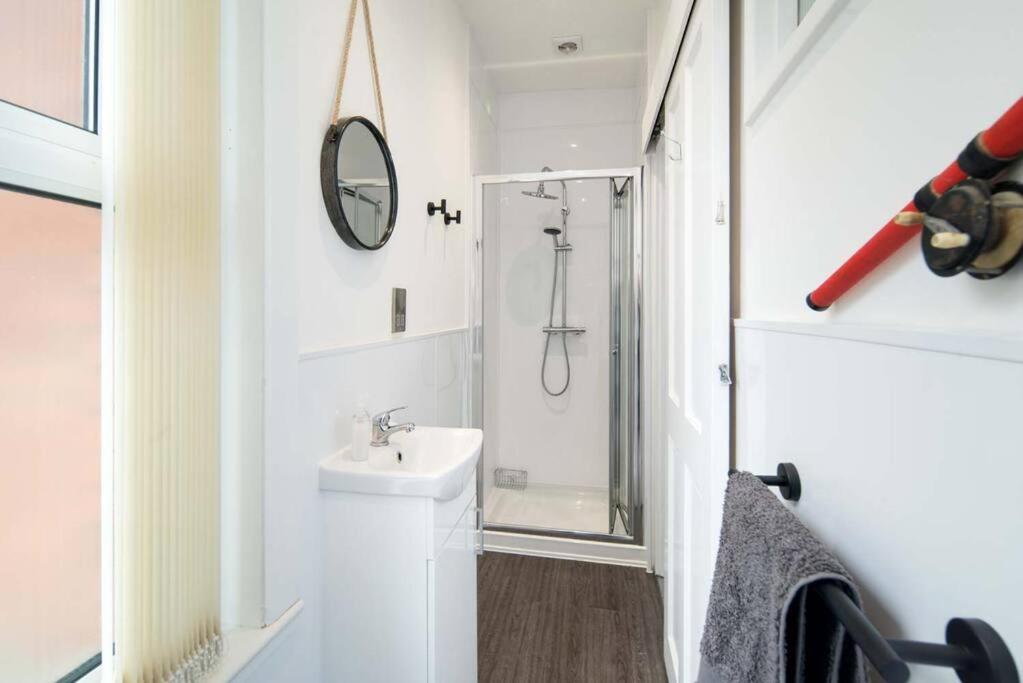 Three-Bedroom House photo 3