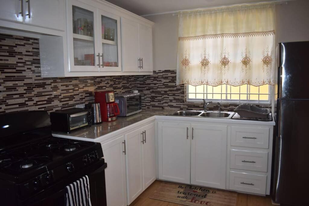 Two-Bedroom House photo 3