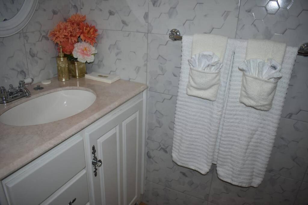 Two-Bedroom House photo 2