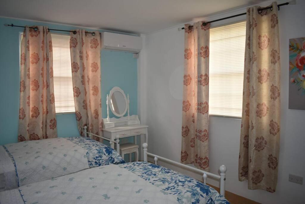 Two-Bedroom House photo 3