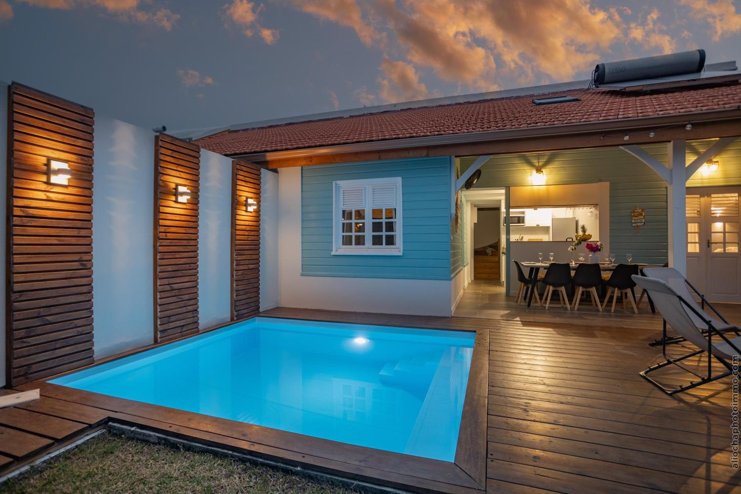 Four-Bedroom House photo 2