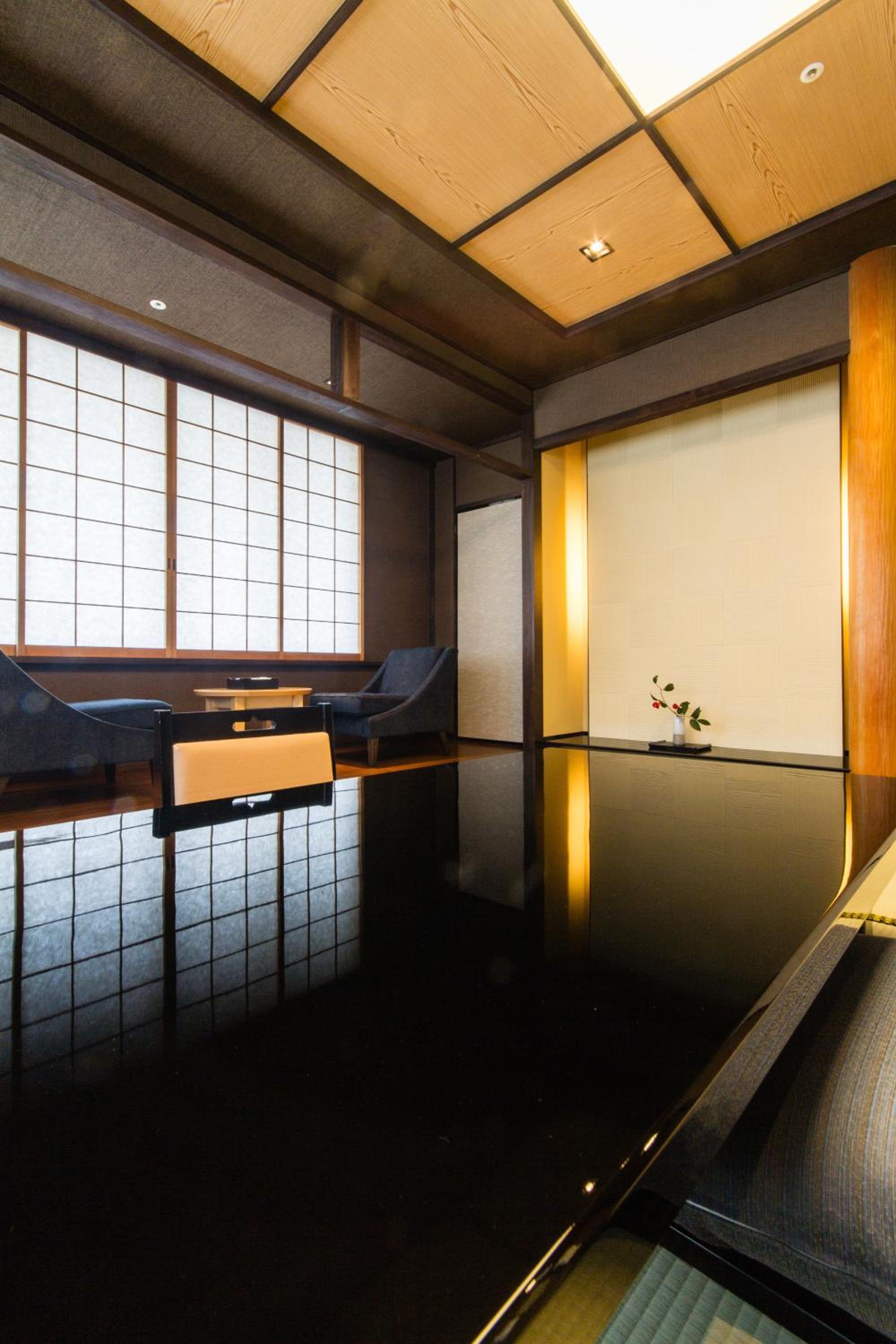 Japanese-Style Room with Bathroom photo 3