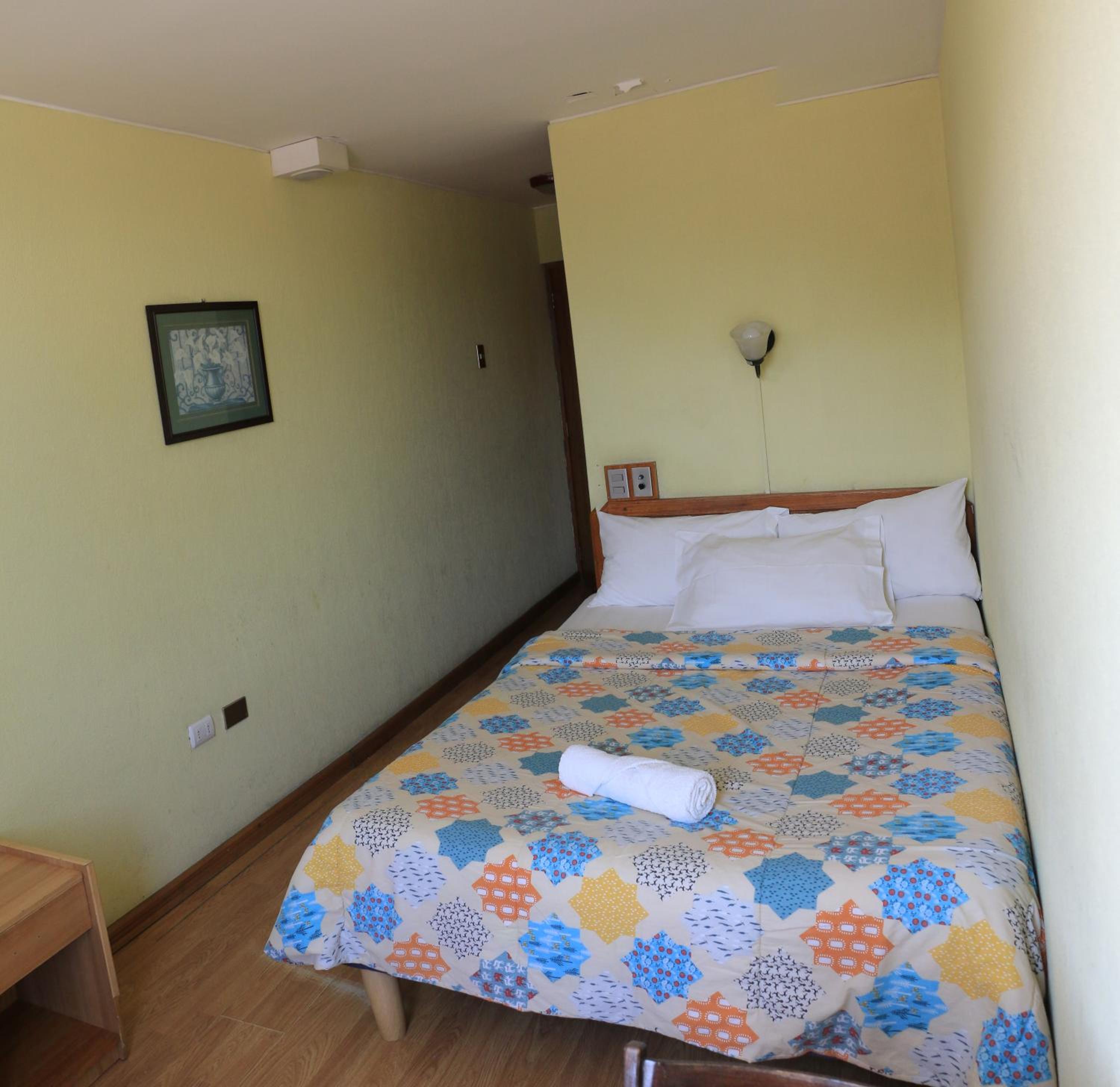 Queen Room photo 1
