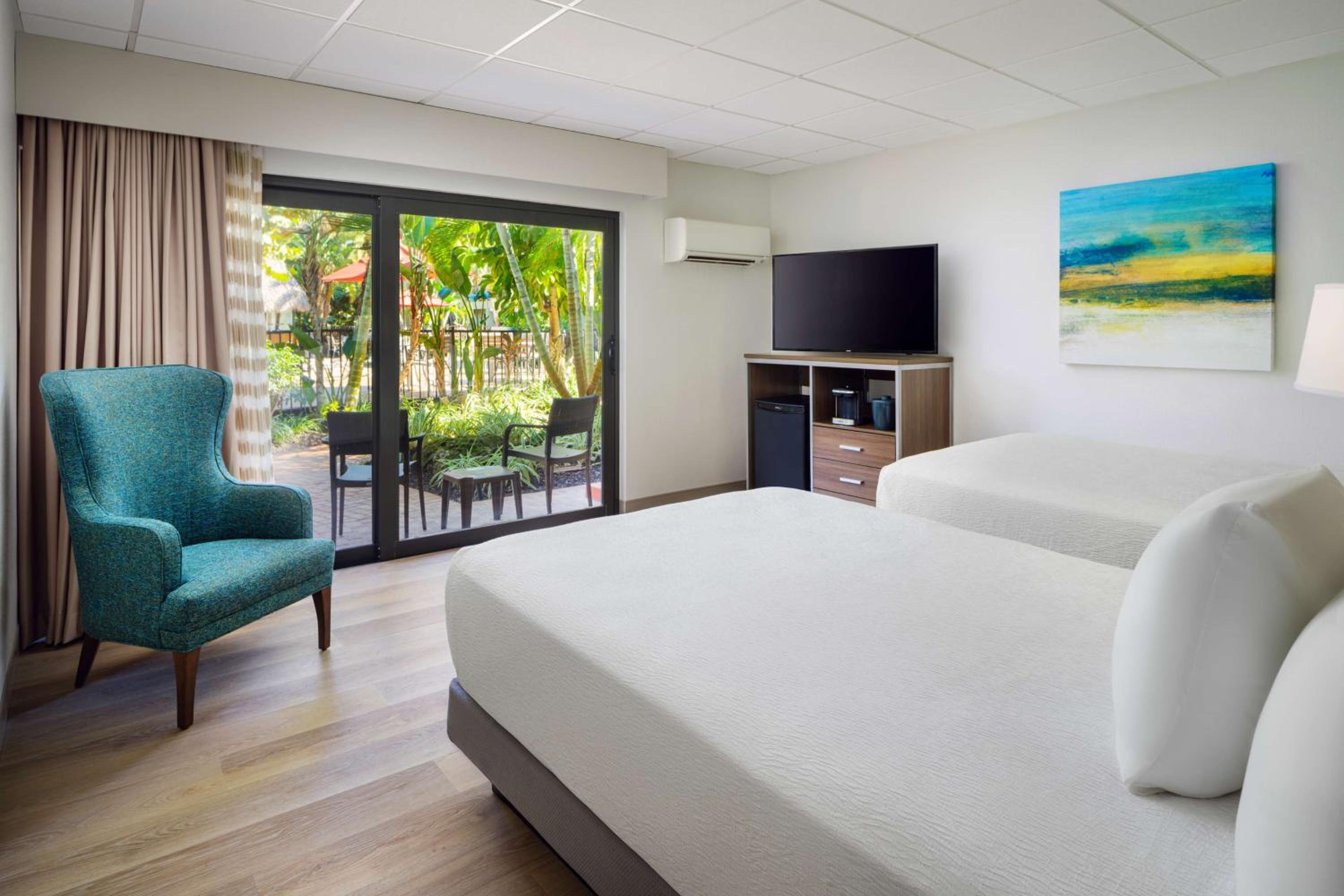 Double Room with Two Double Beds - Non-Smoking - Photo 15