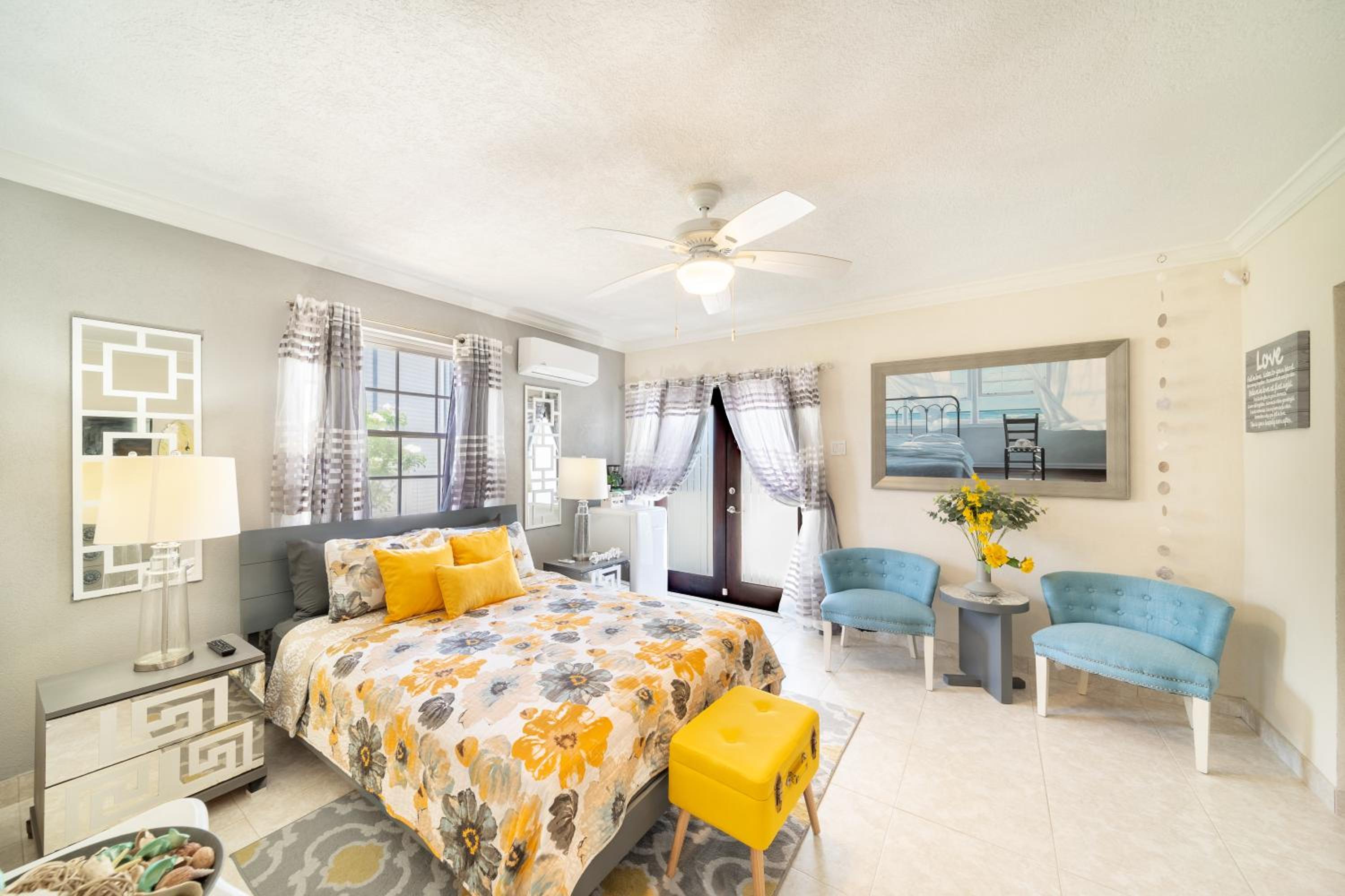 Deluxe Queen Room