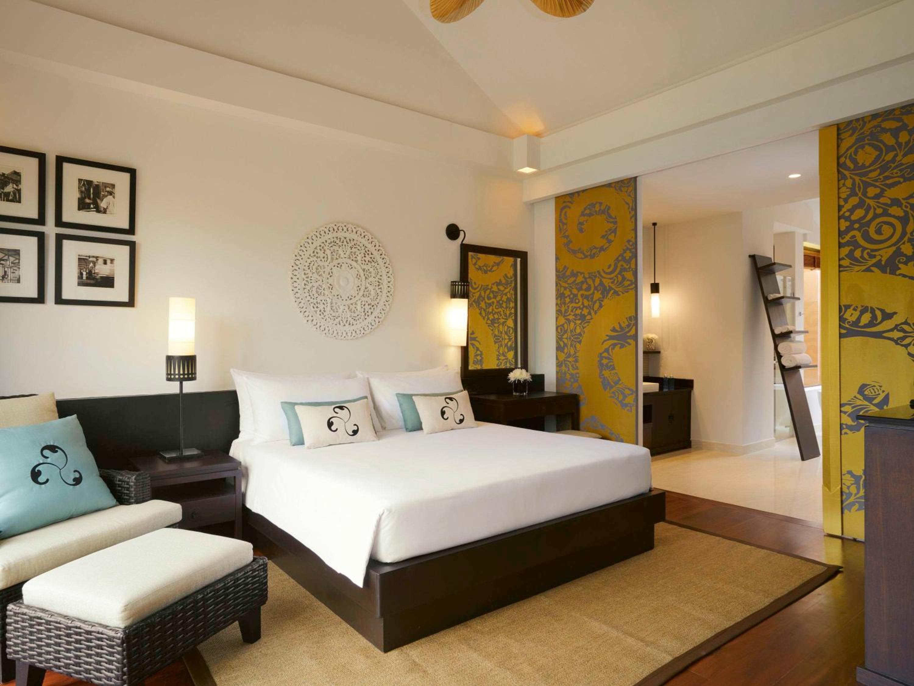 Junior Suite with King Bed and Pool View - Photo 1