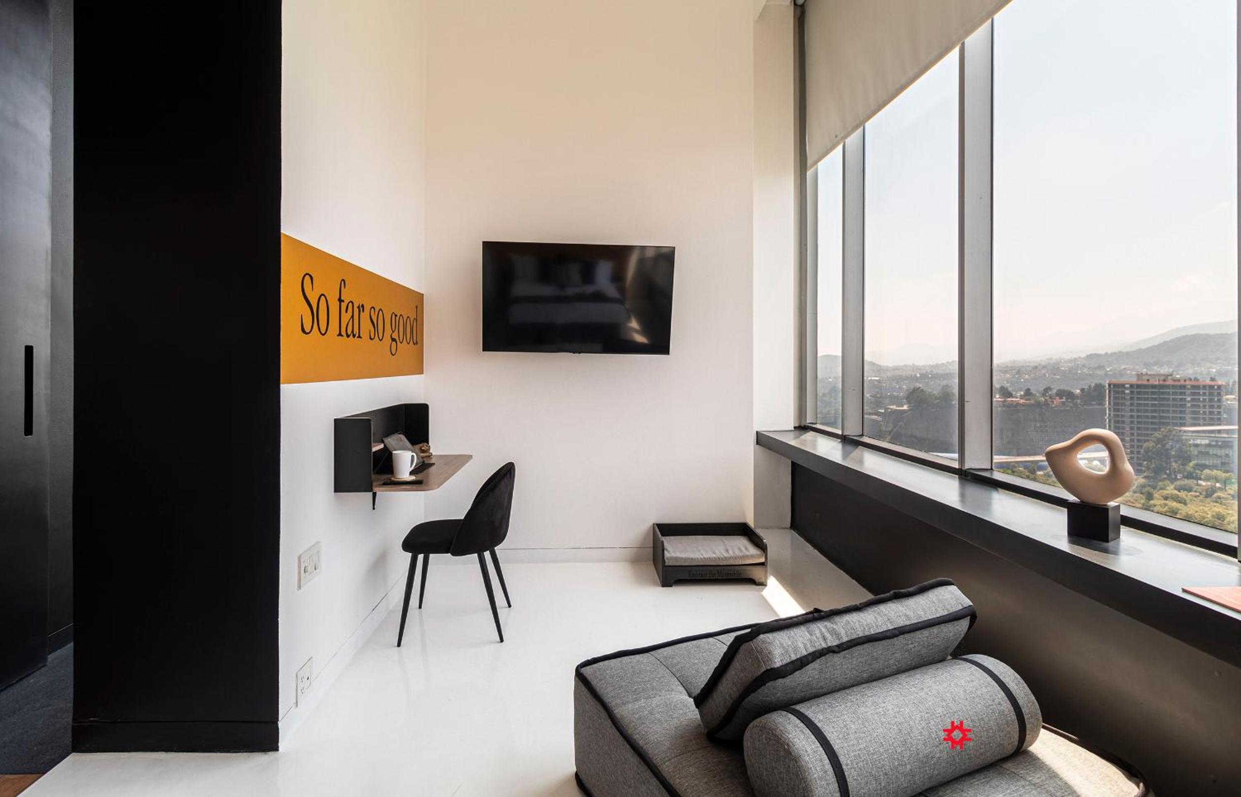 Panoramic suite  with city view - Photo 24