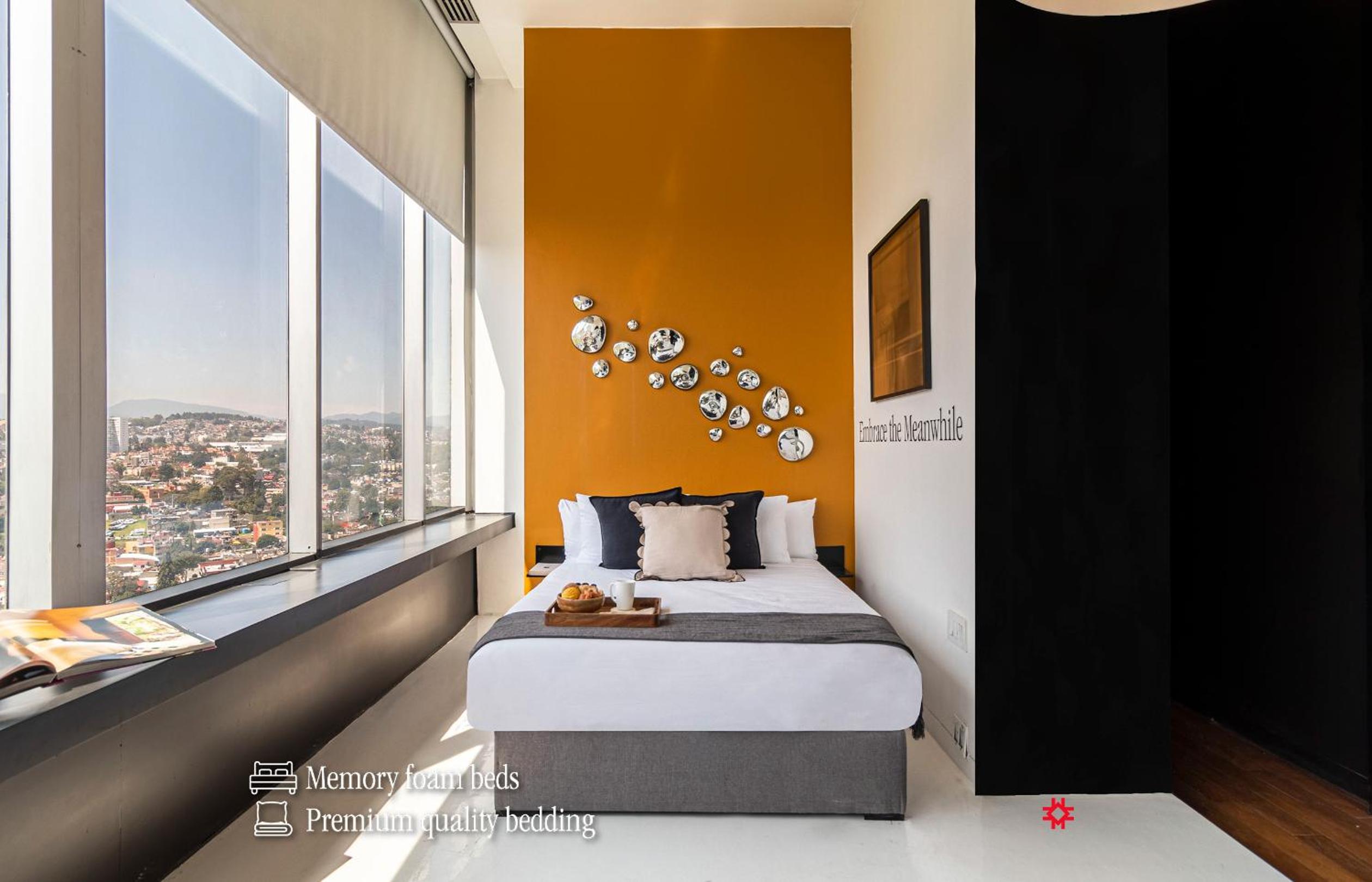 Panoramic suite  with city view - Photo 22