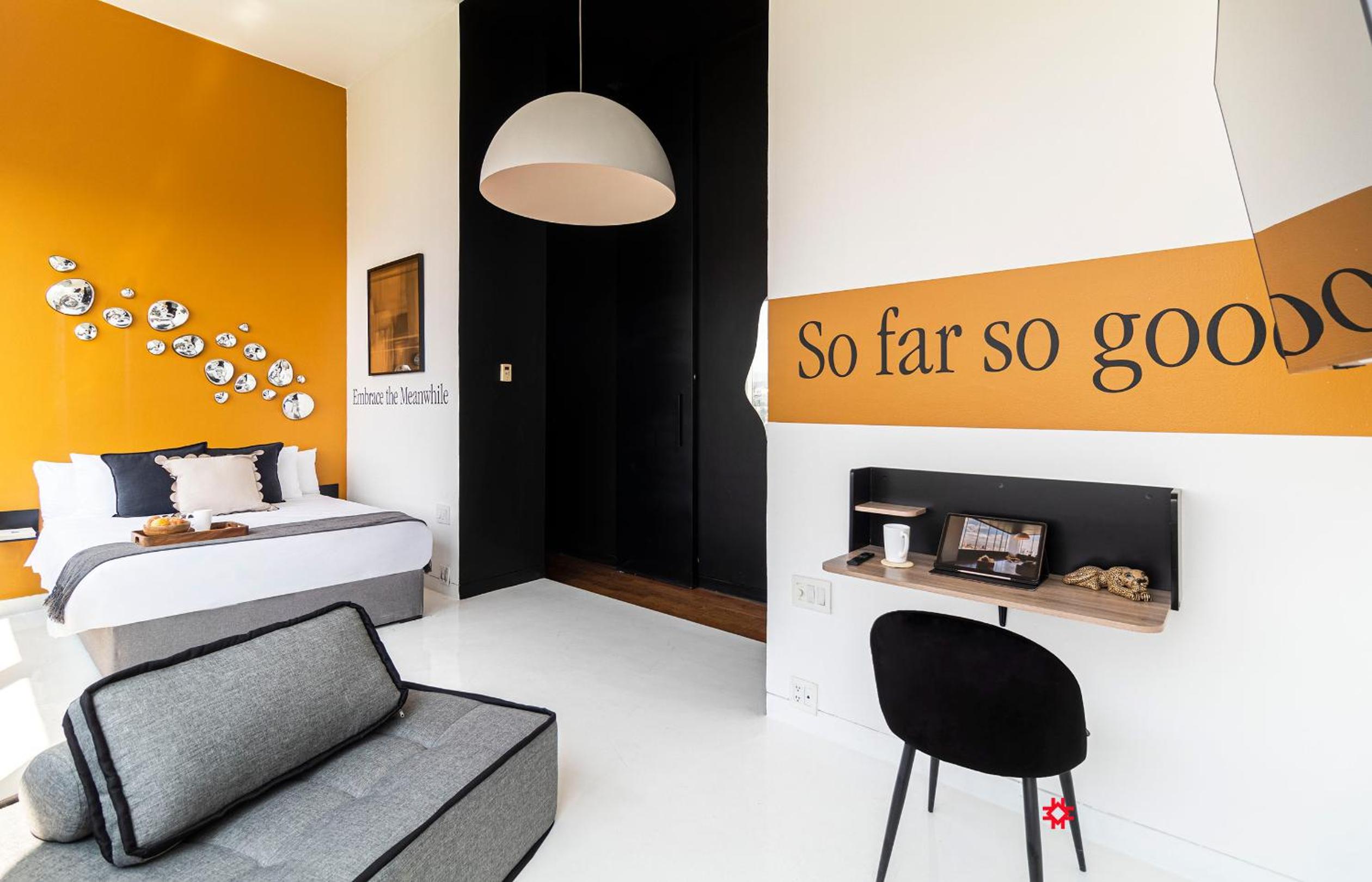Panoramic suite  with city view - Photo 20