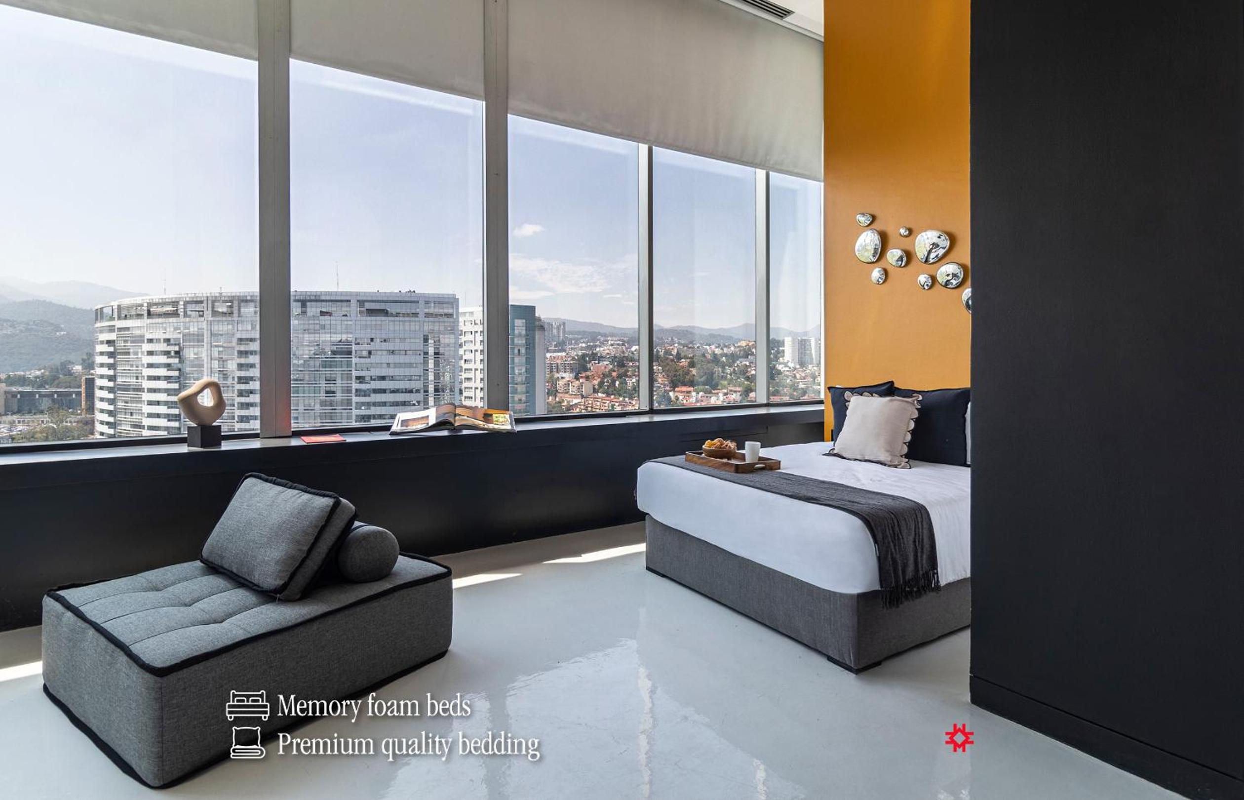Panoramic suite  with city view - Photo 1