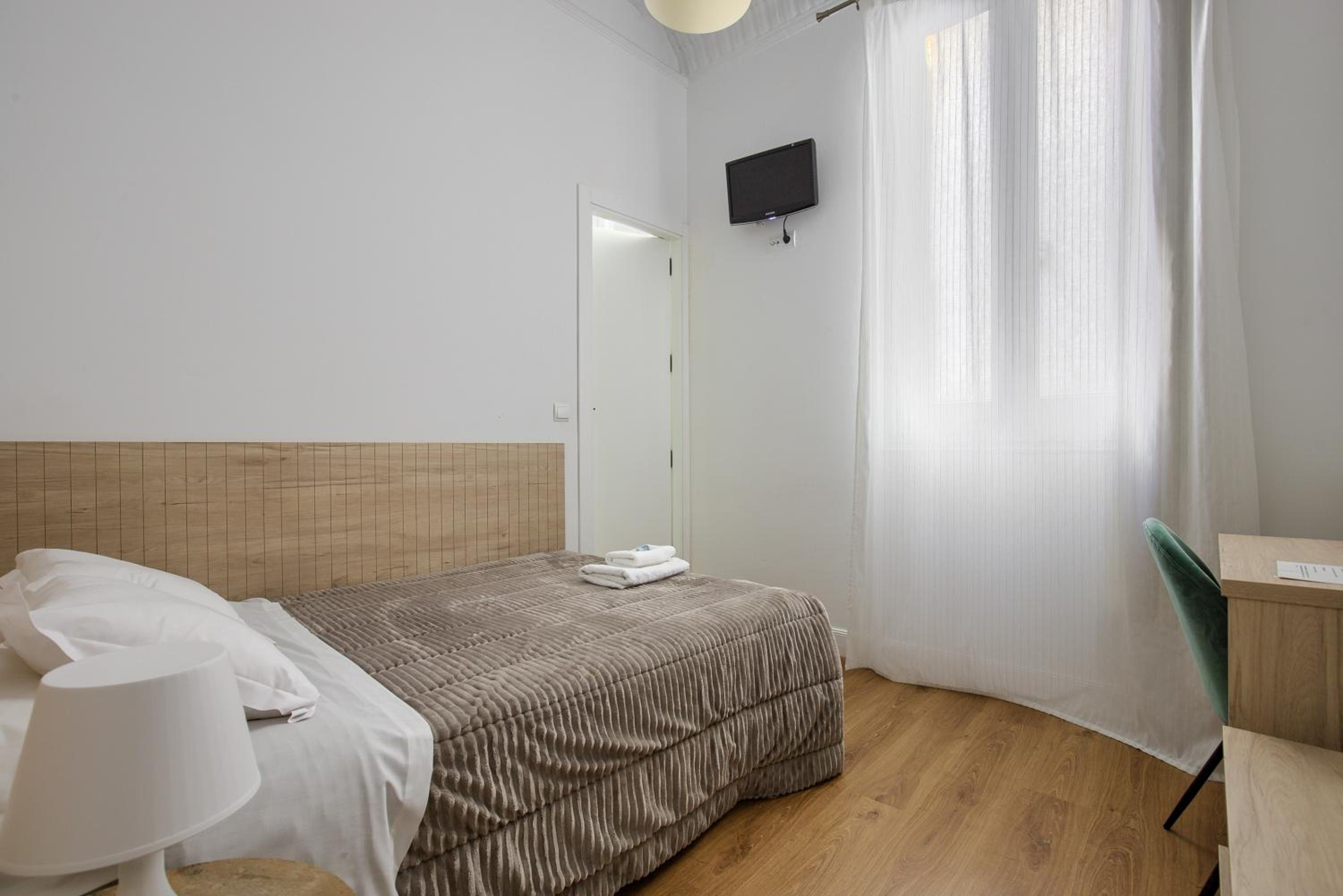 Small Double Room photo 2