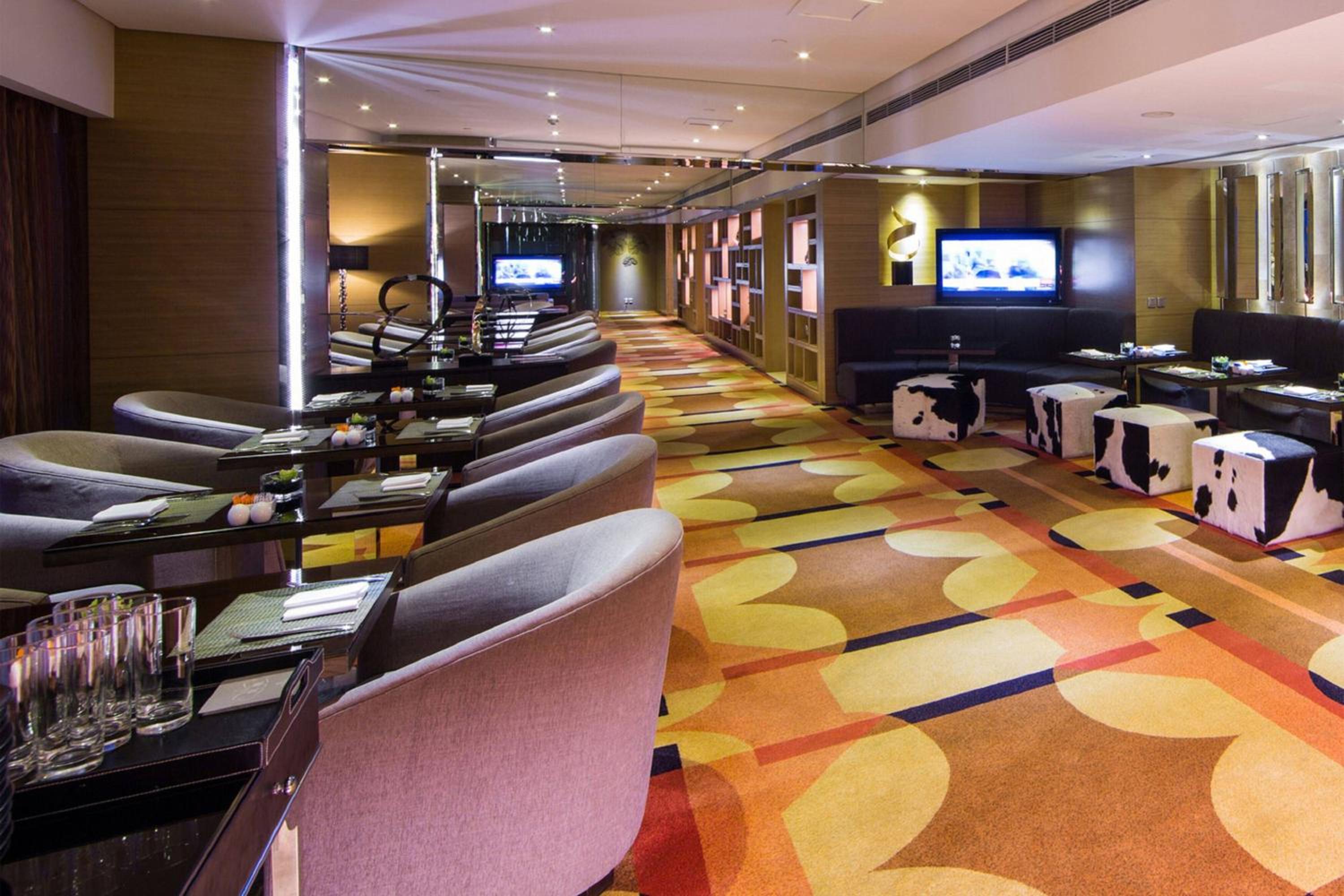 King Suite - High Floor/Club Lounge Access photo 2