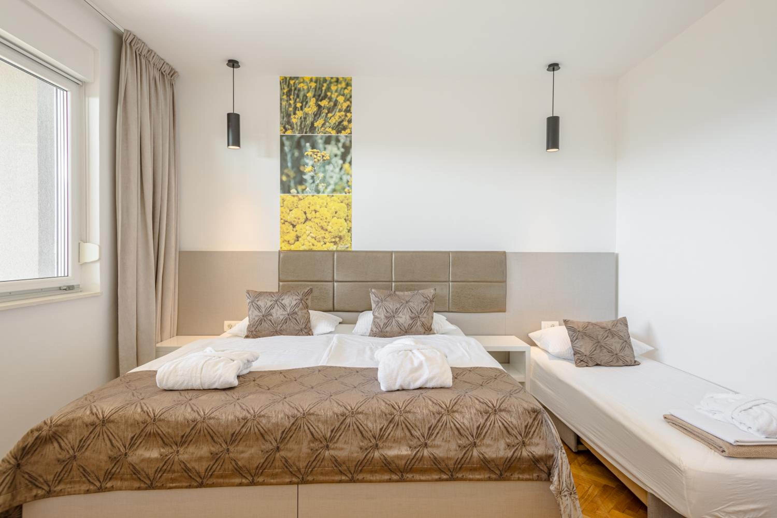 Superior Triple Room with Sea View photo 3