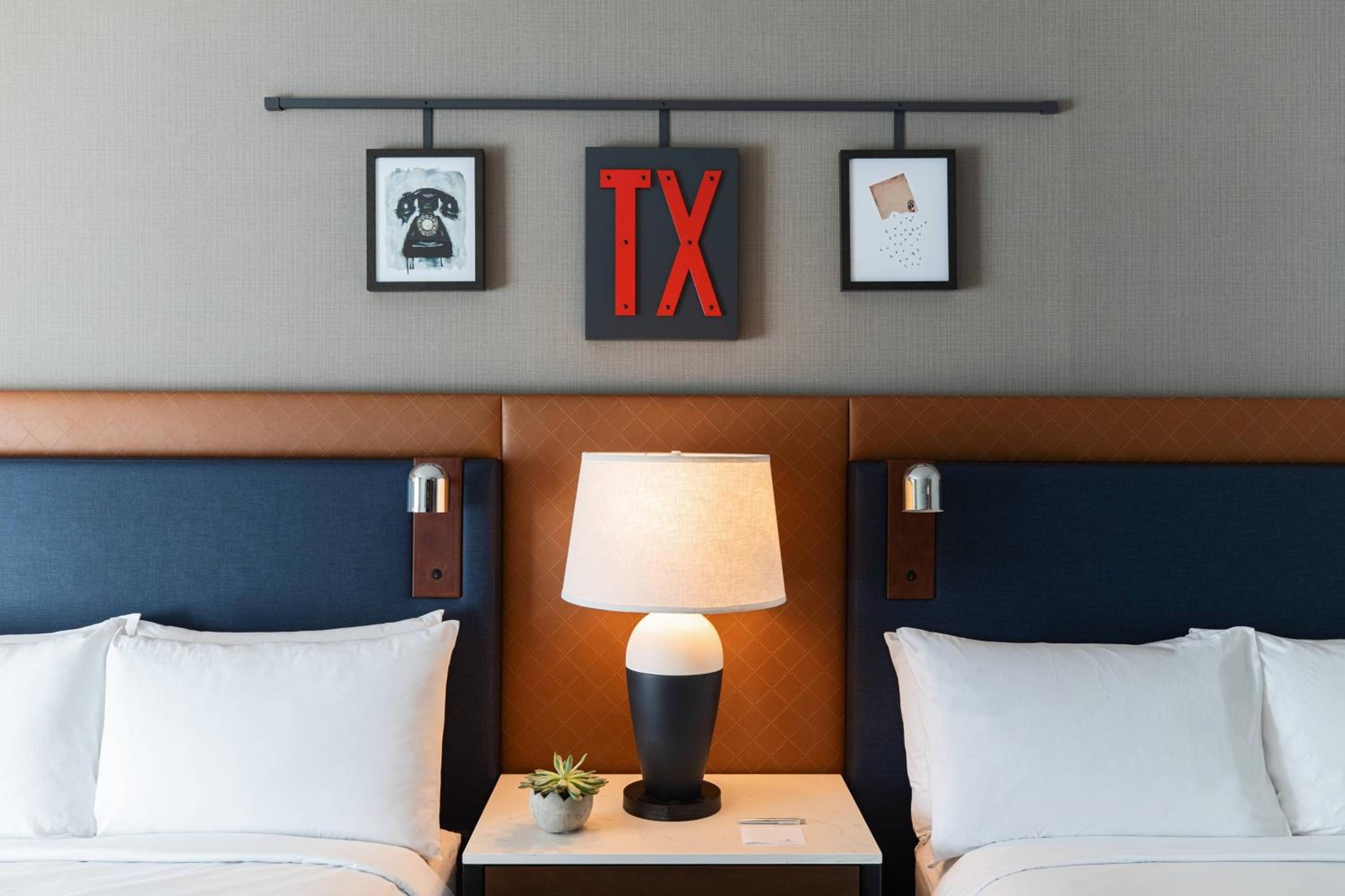 Newly Renovated, Club lounge access, Guest room, 2 Double - Photo 2