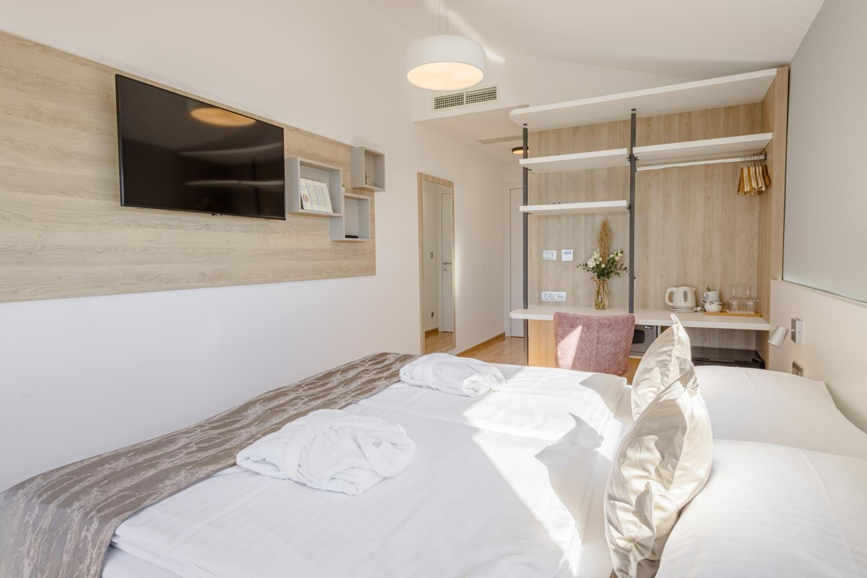 Double Room with Balcony and Sea View photo 2