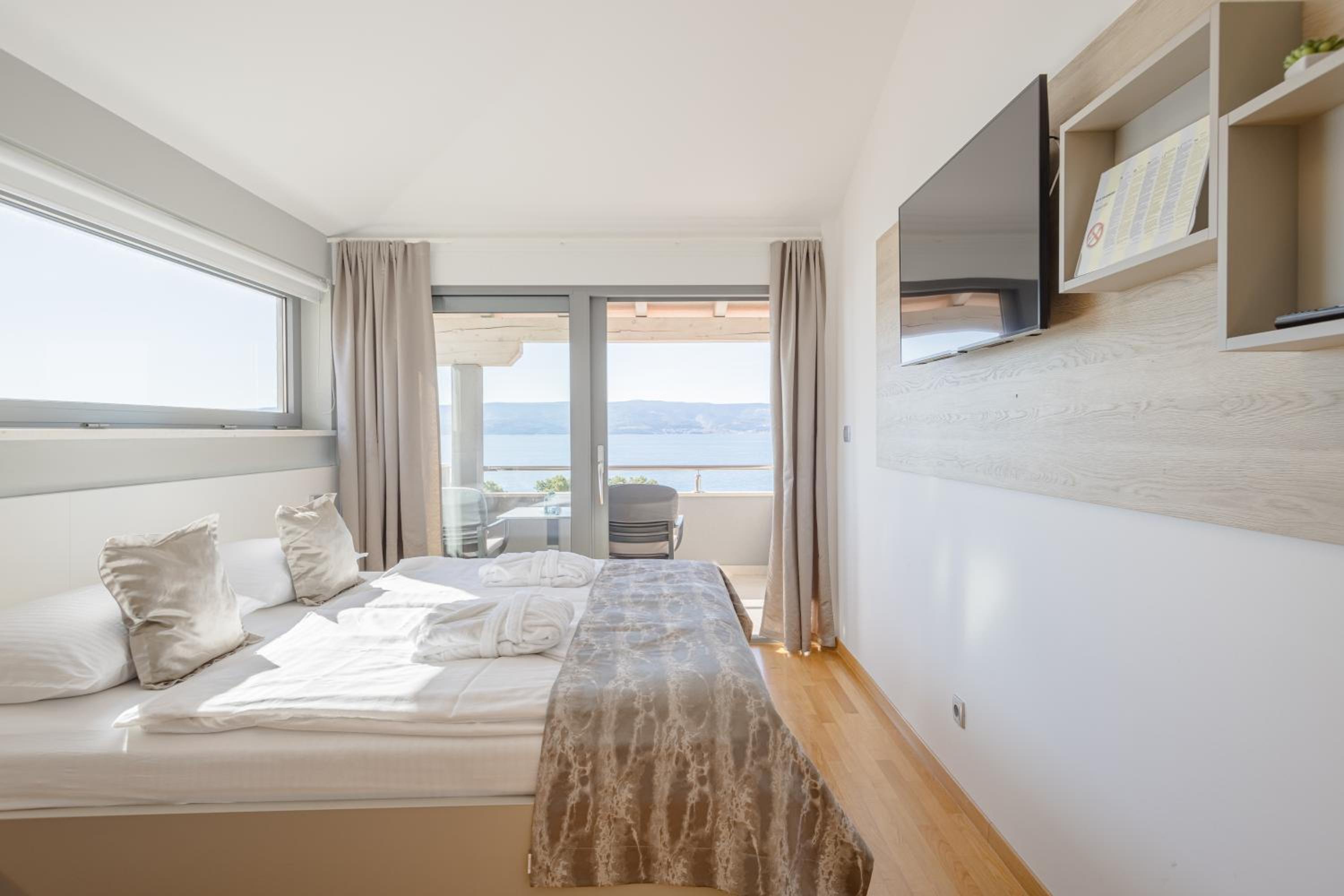 Double Room with Balcony and Sea View