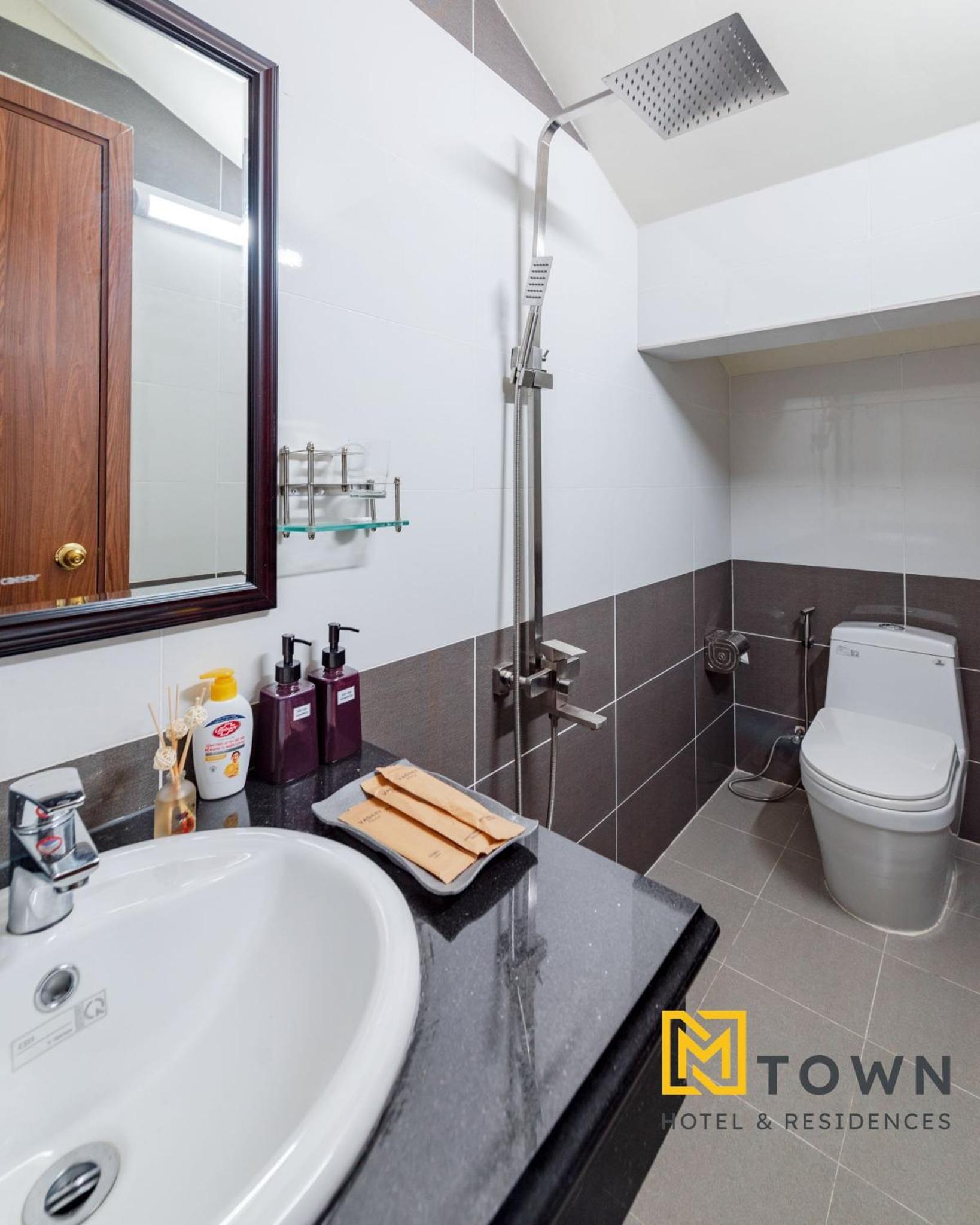 Standard Double Room - Photo 9