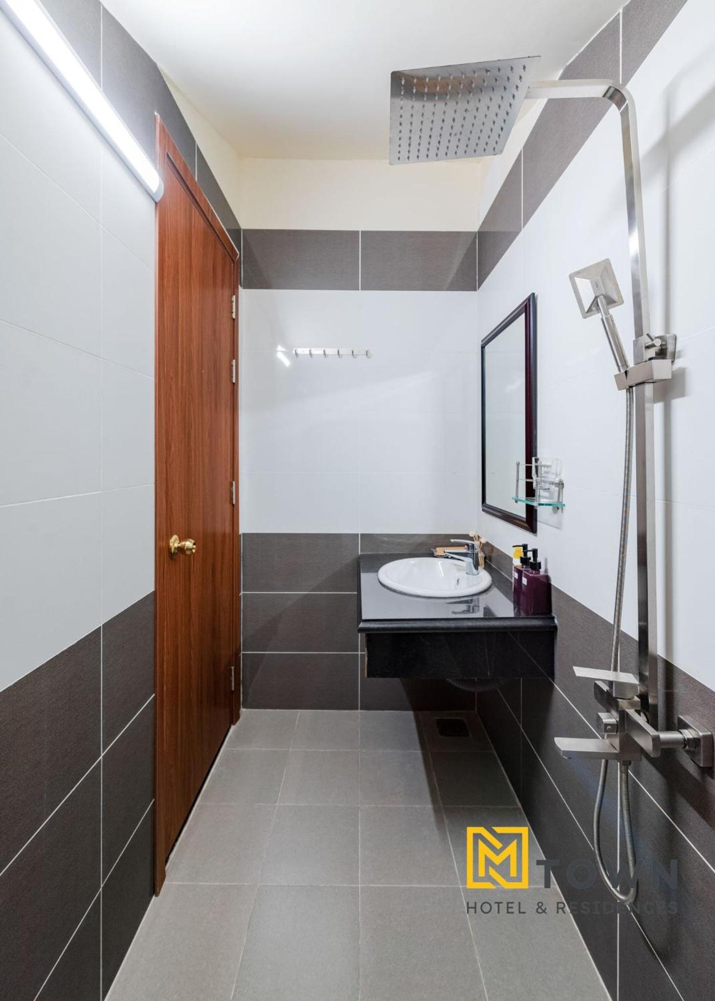 Standard Double Room - Photo 8