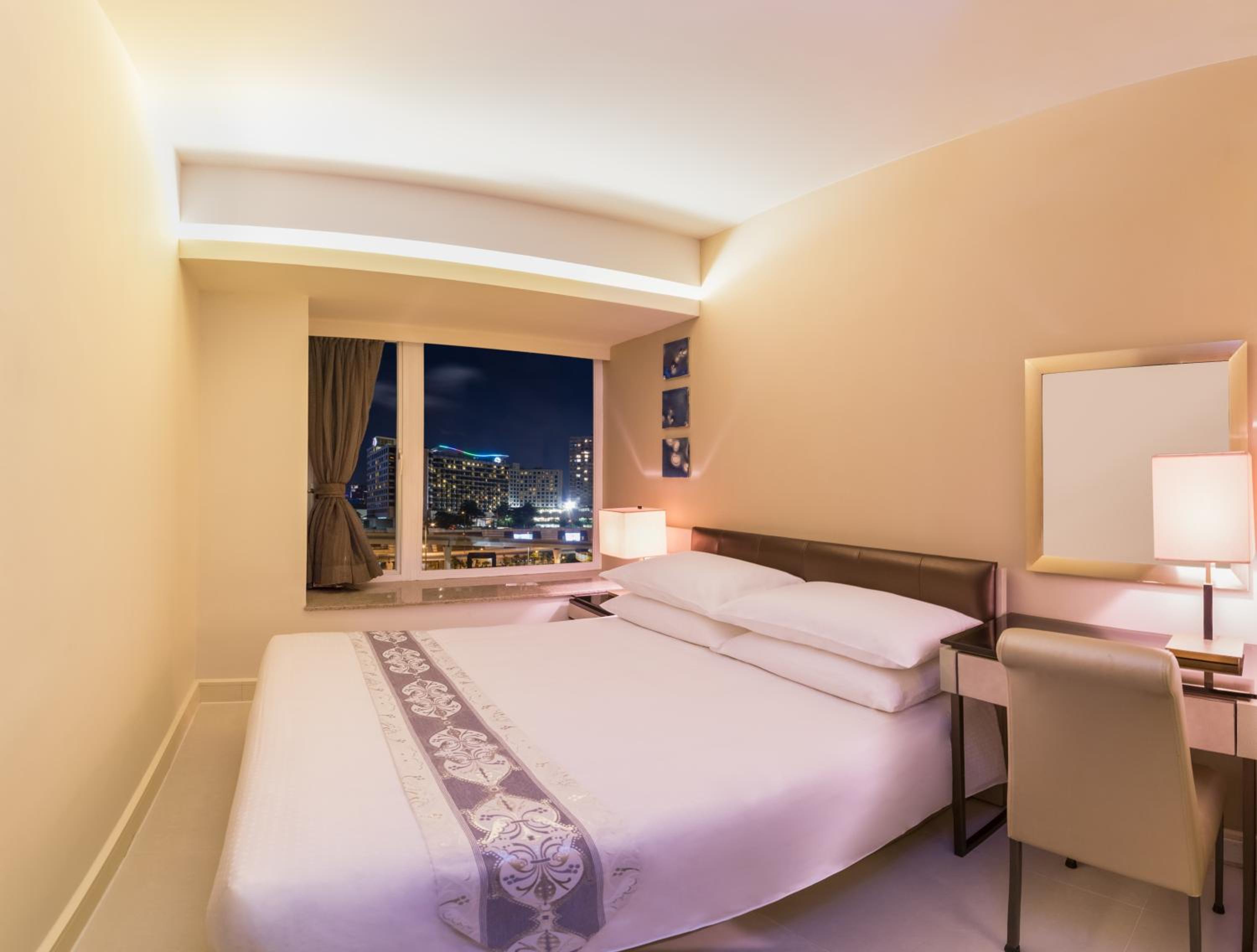 Special Offer : 28 Nights Consecutive Stay in Two Bedroom Quad Suite with City View