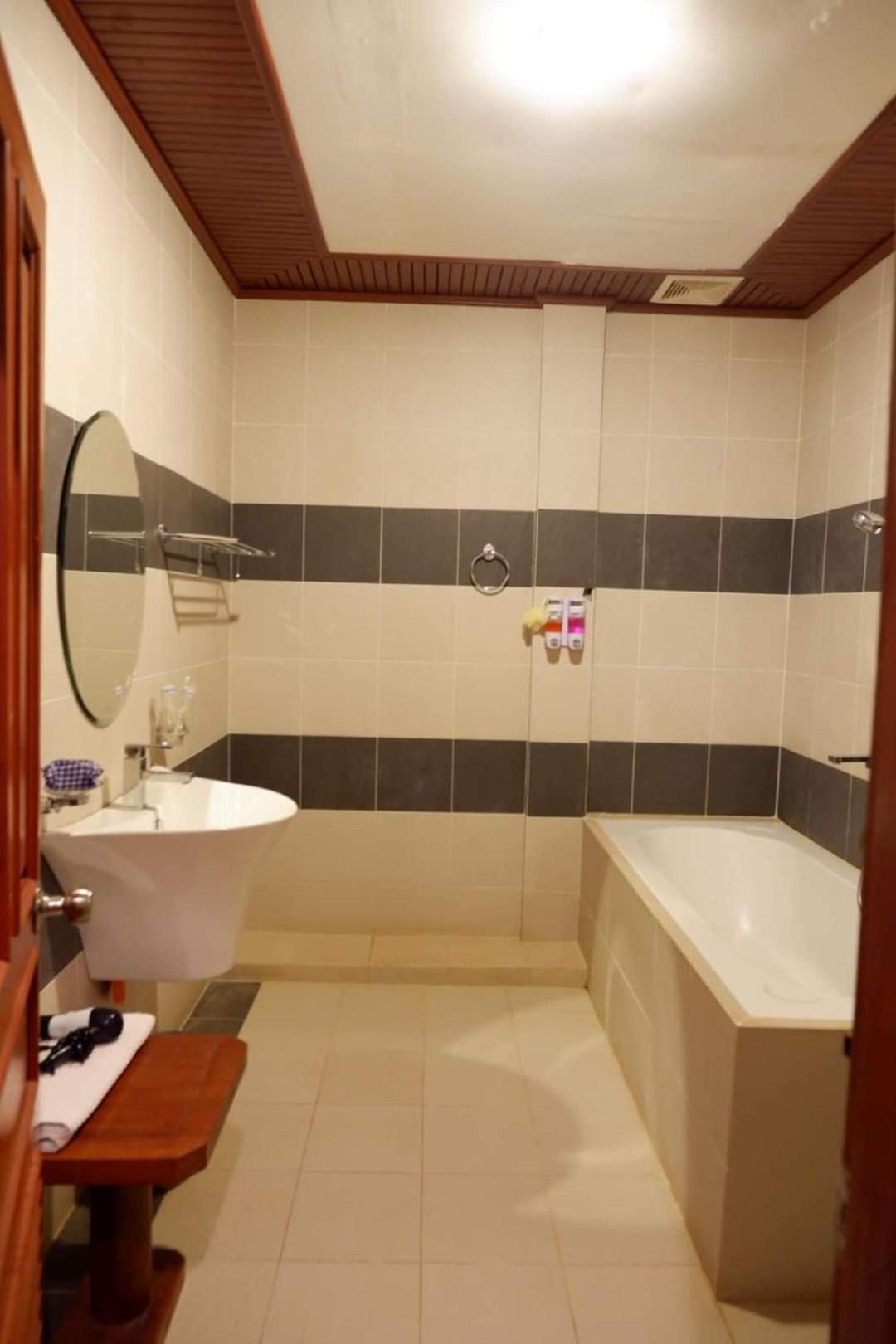 Deluxe Double or Twin Room photo 3