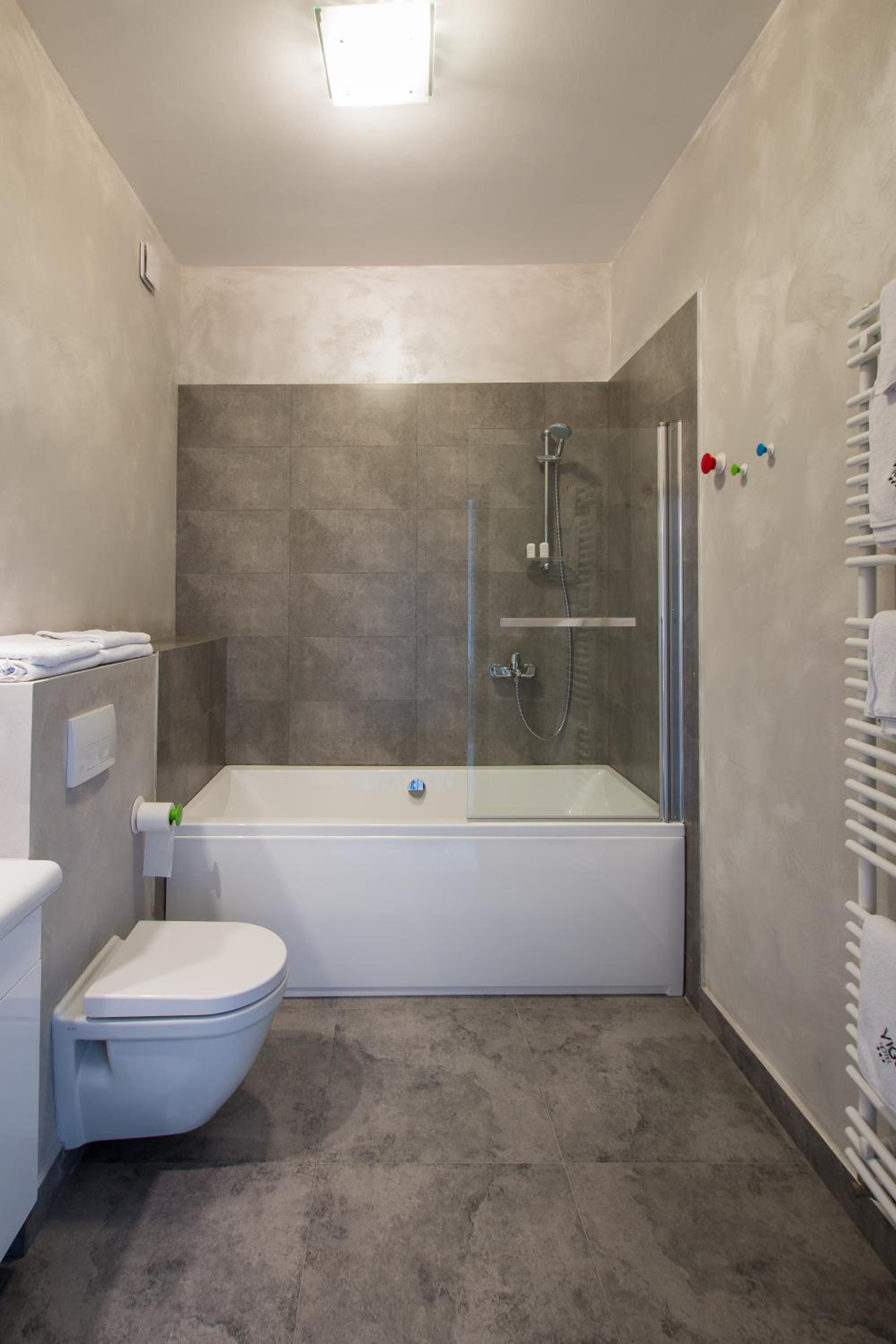 Deluxe Double Room with Bath - Photo 2