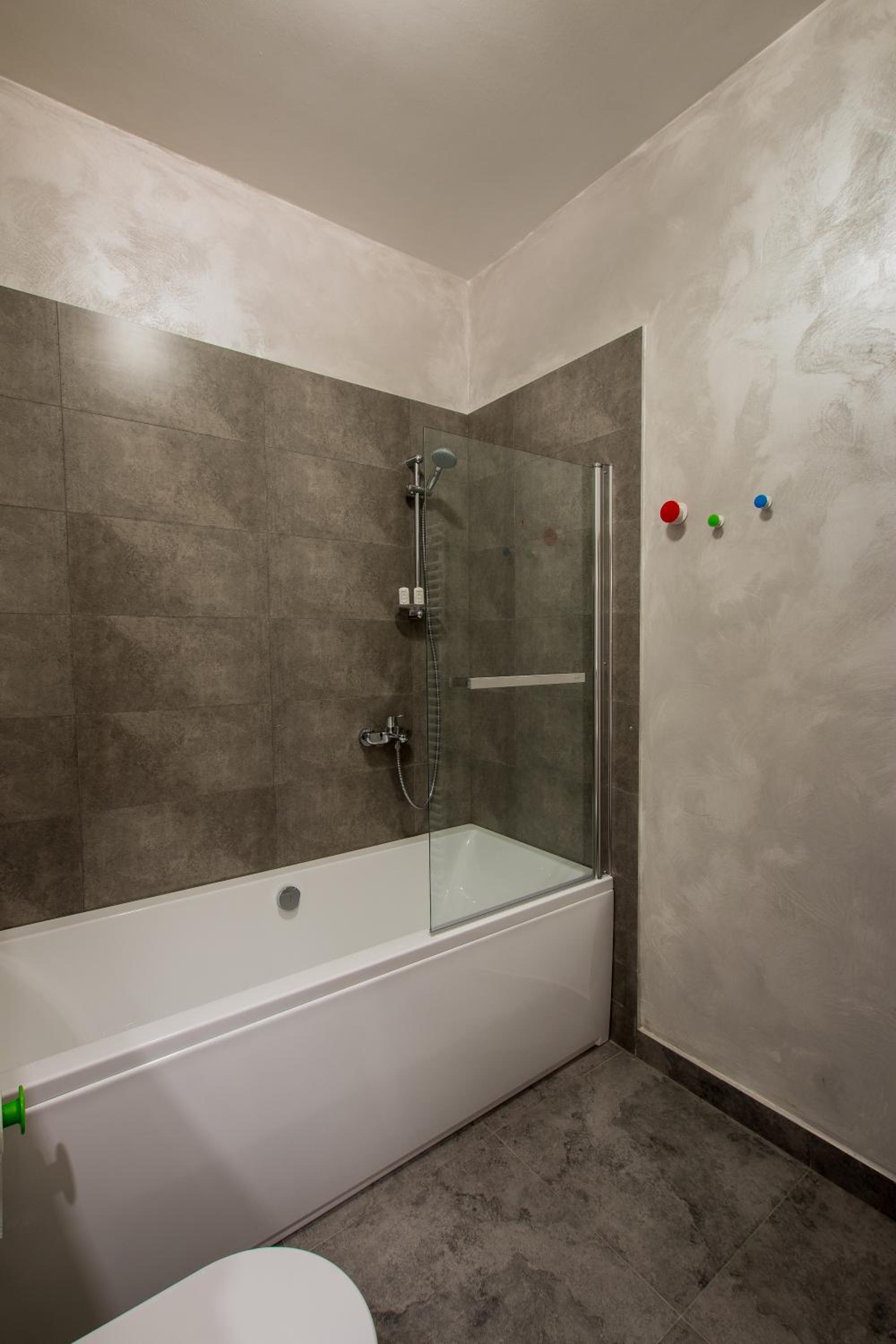 Deluxe Double Room with Bath - Photo 3