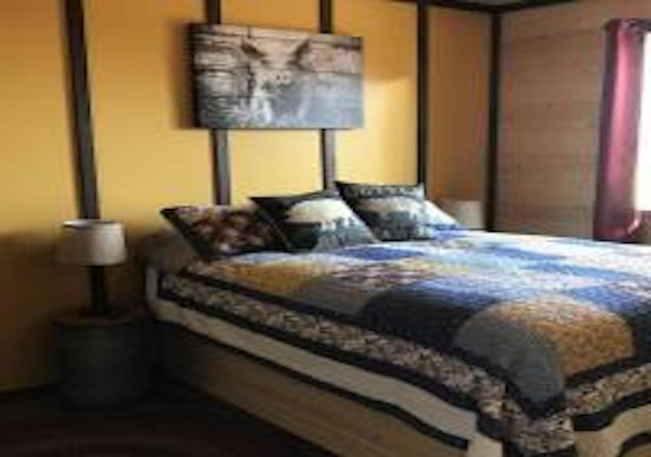 Four-Bedroom House photo 2