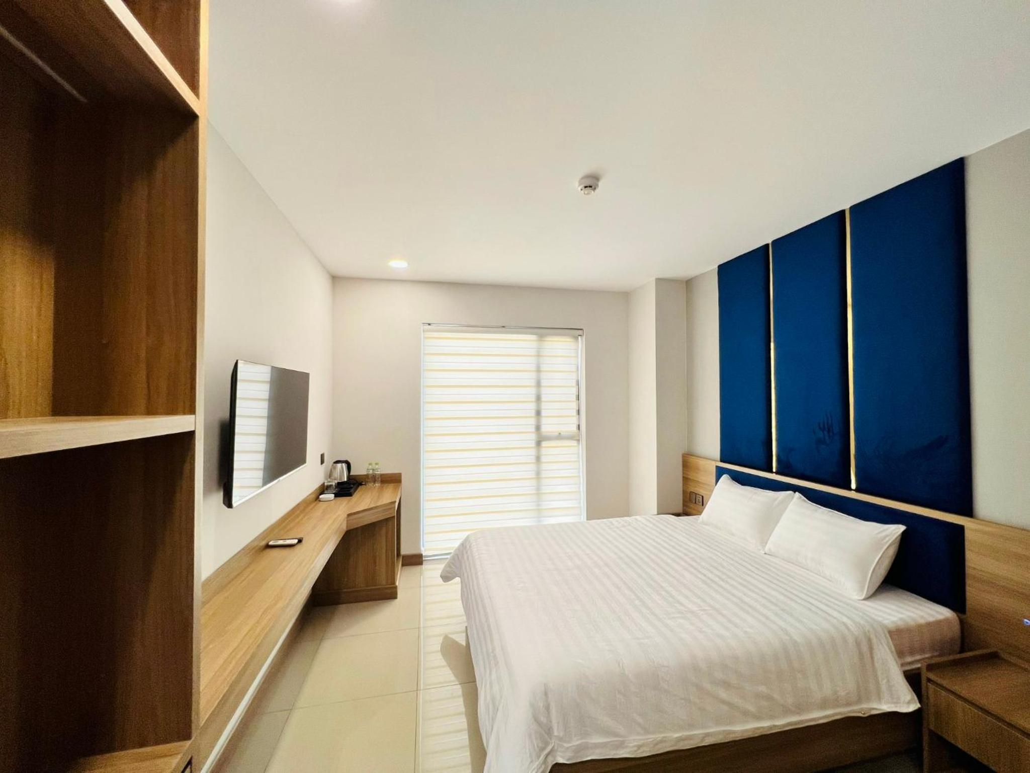 Deluxe King Room