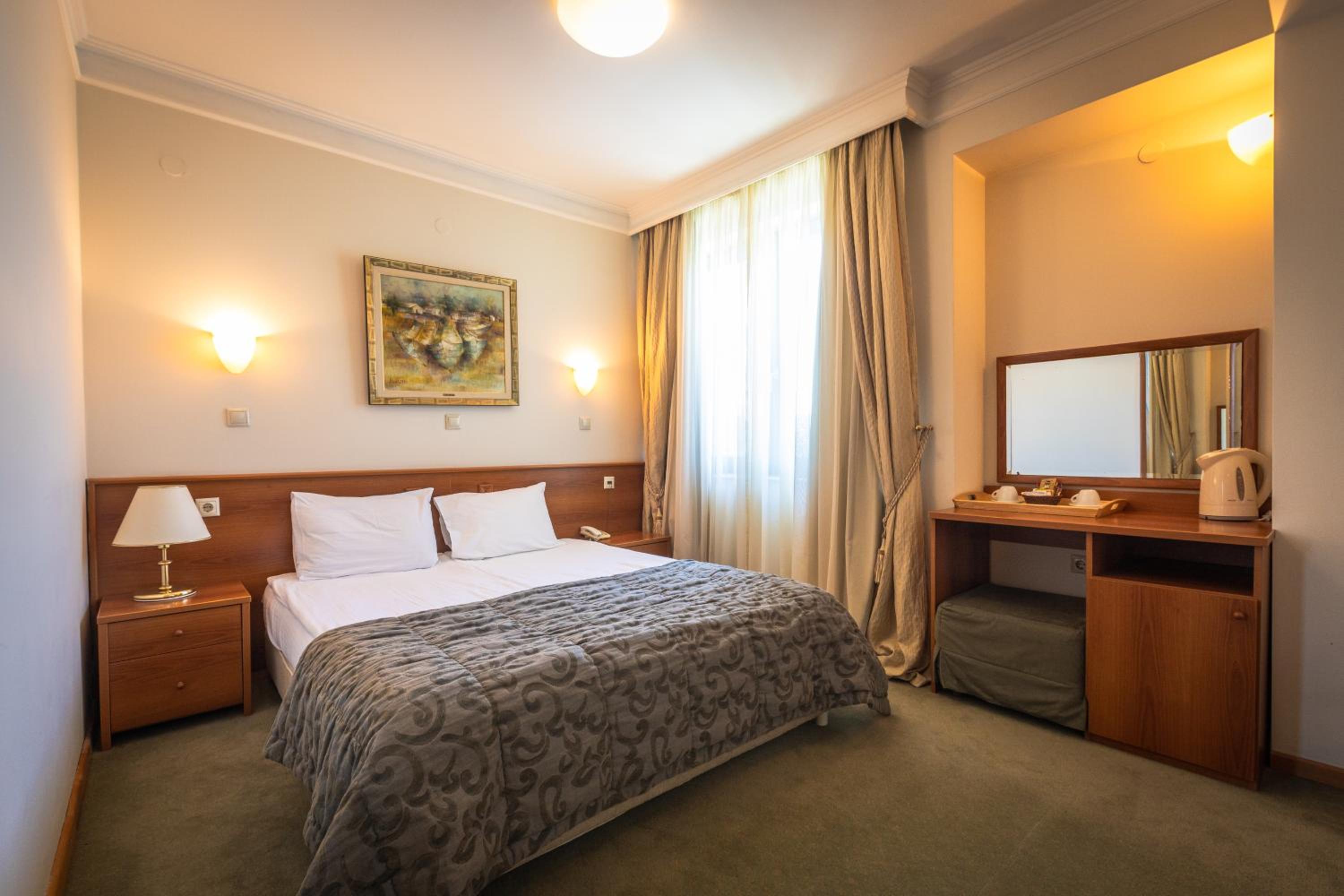 Economy Triple Room