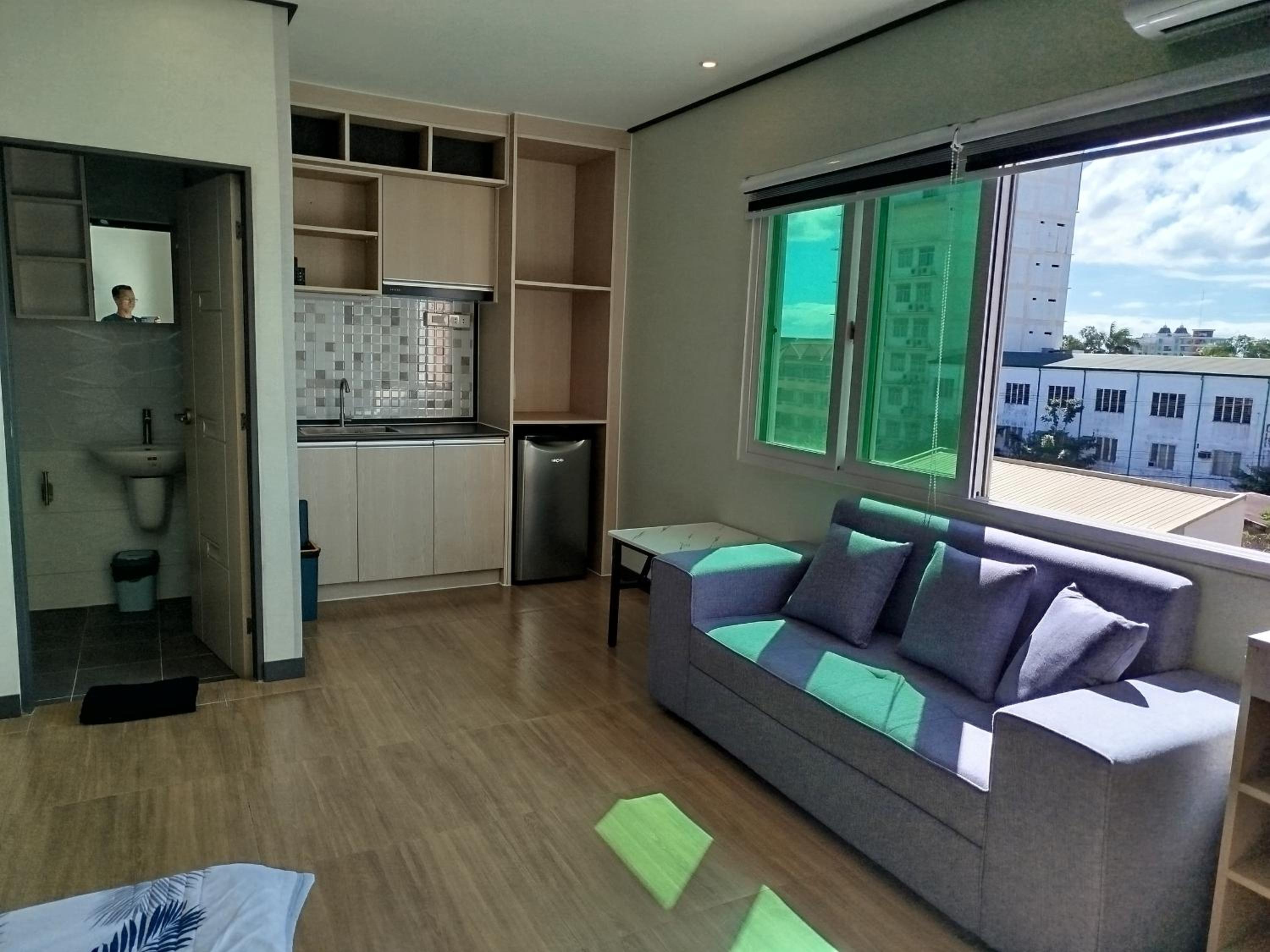 Deluxe Suite - Photo 7