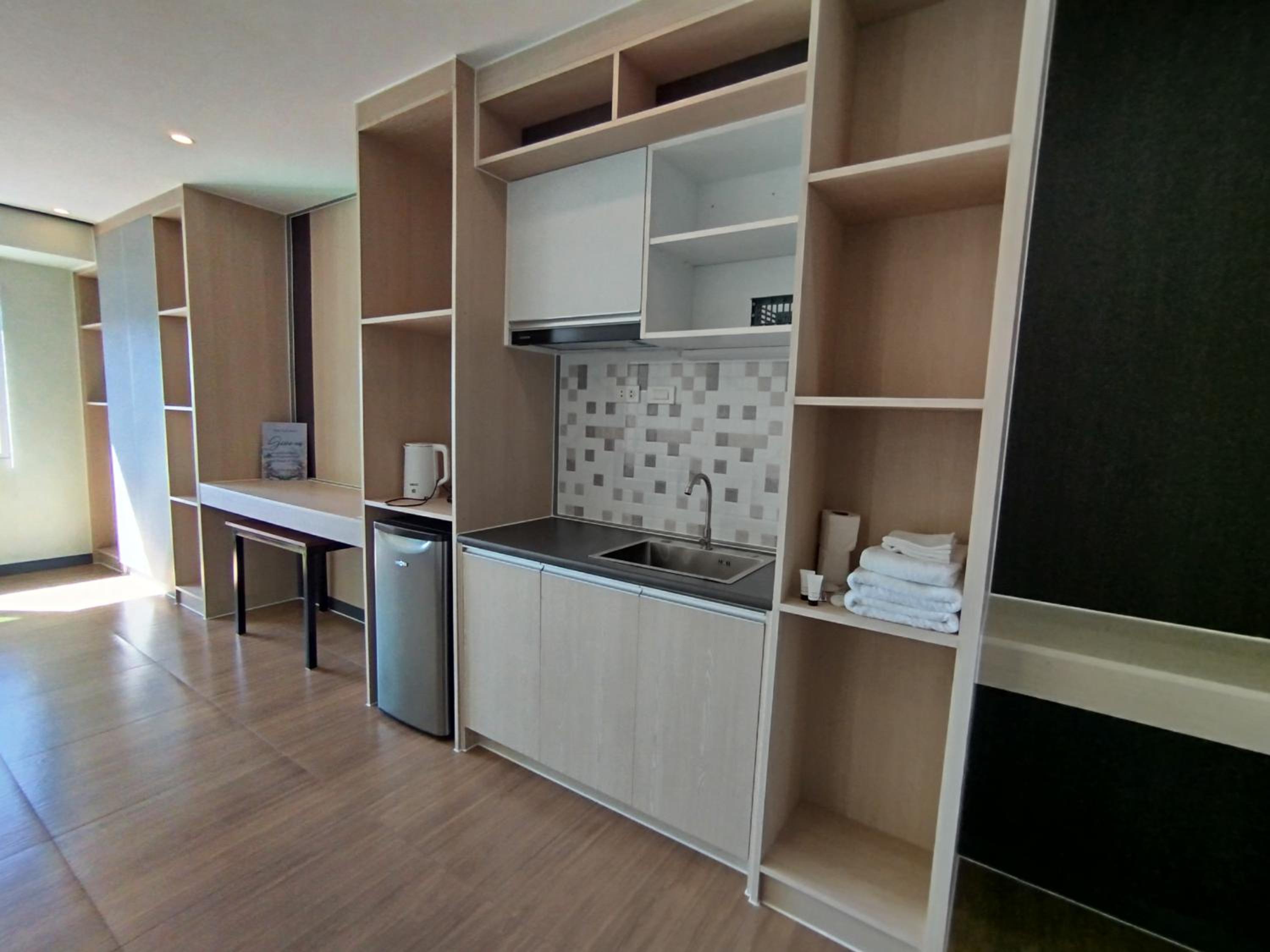 Deluxe Family Suite - Photo 7