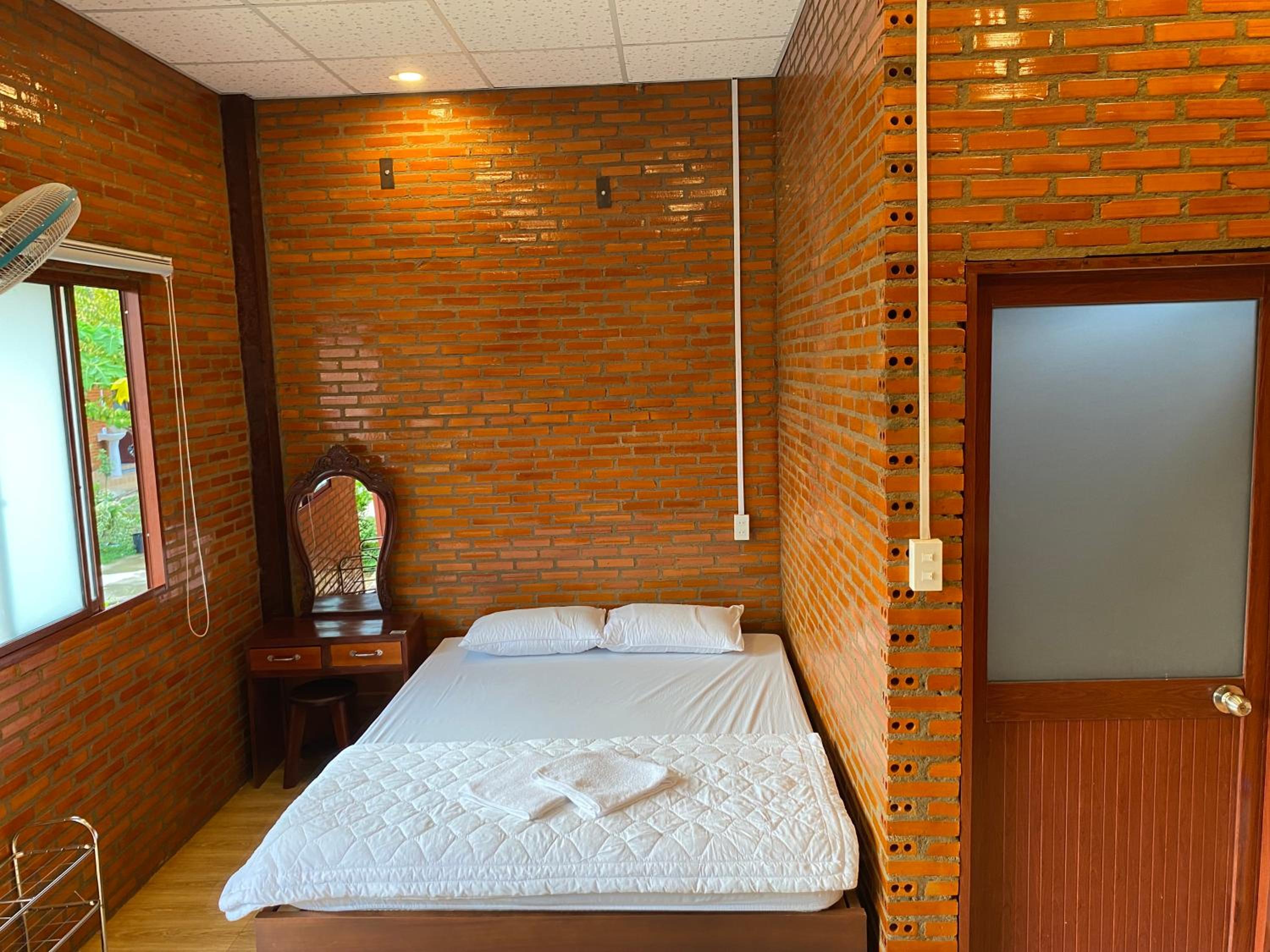 Double Room with Private Bathroom photo 2