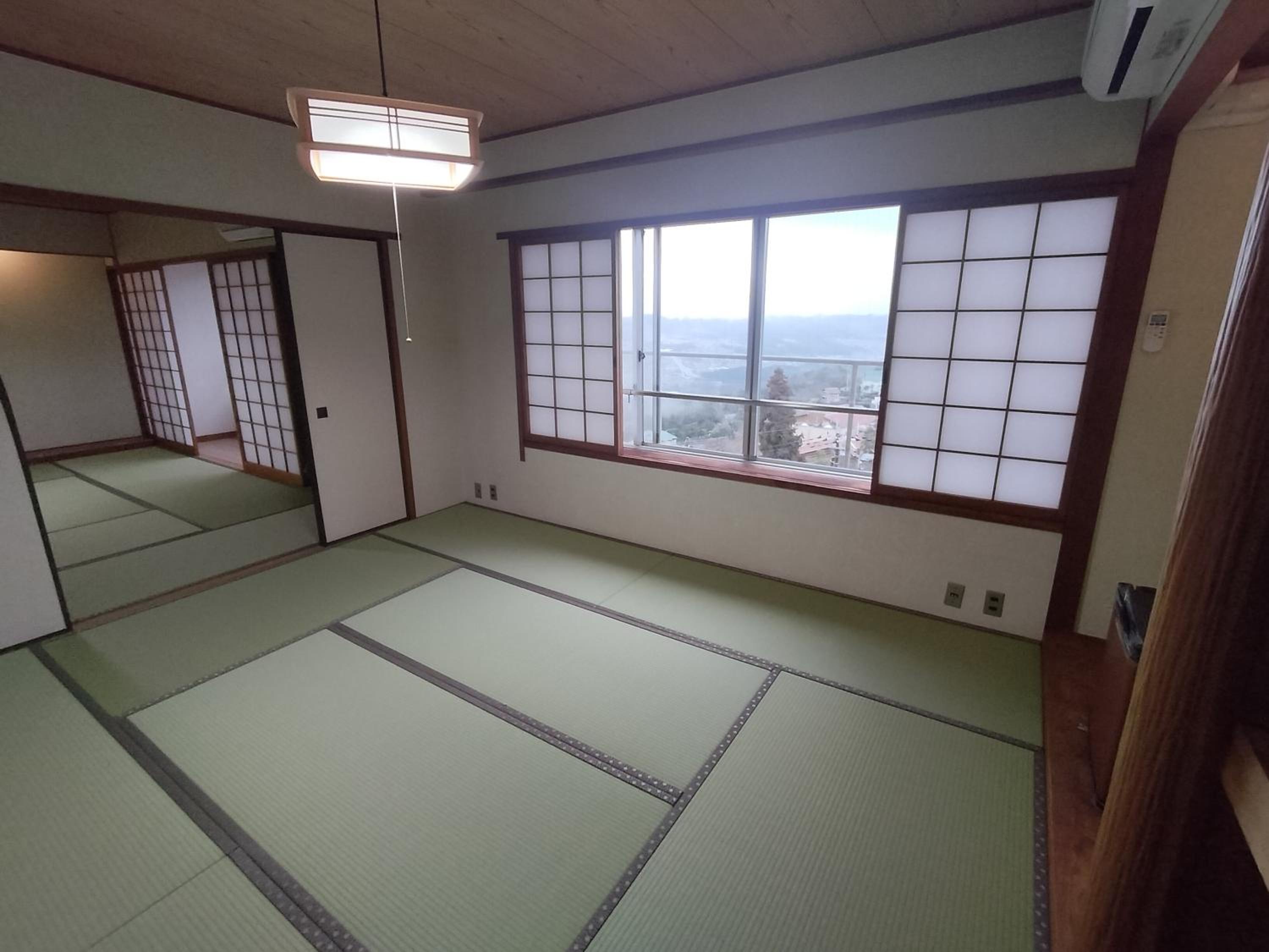 Family Room with Mountain View - Photo 7