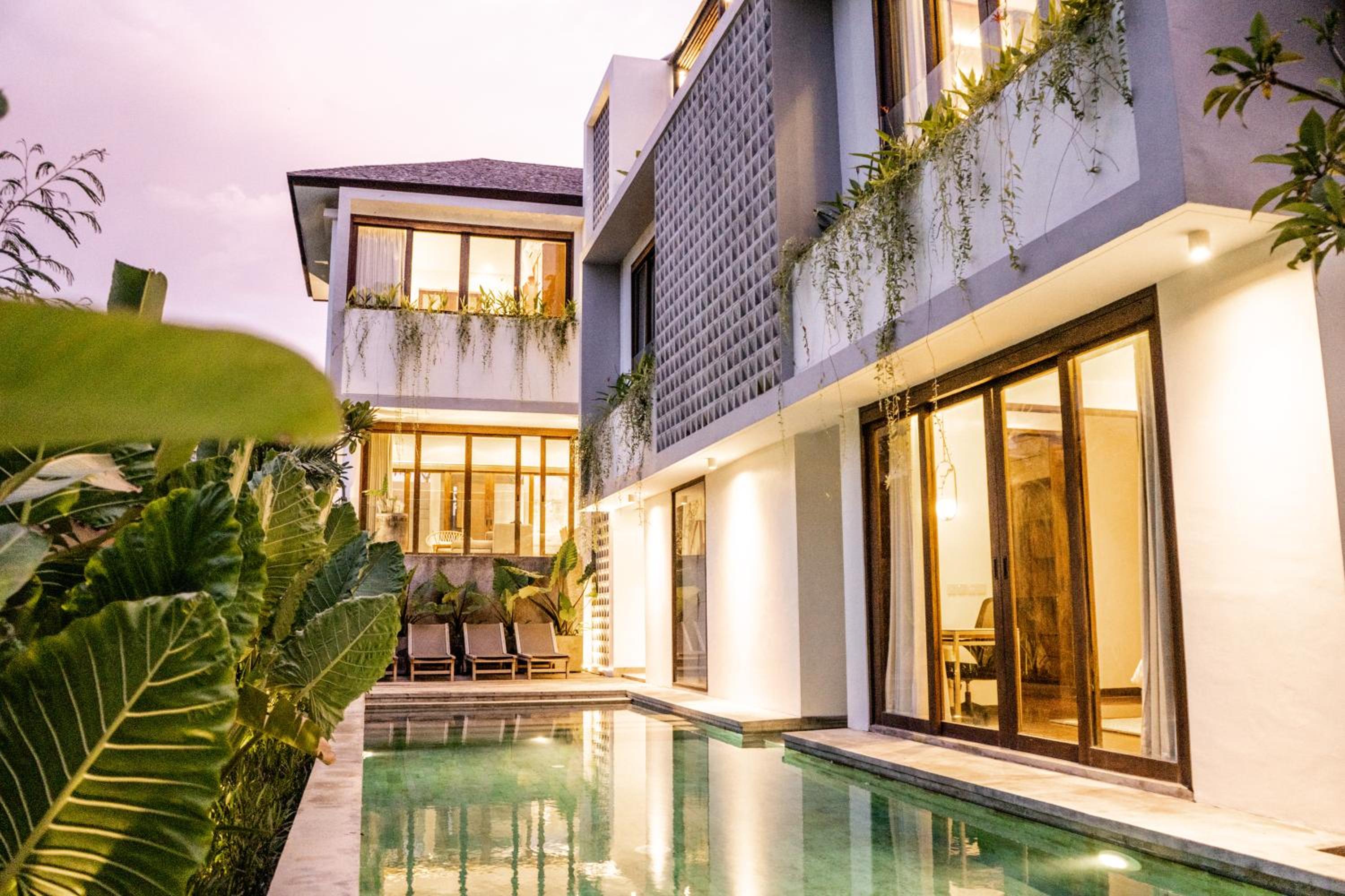 Villa with Private Pool - Photo 48