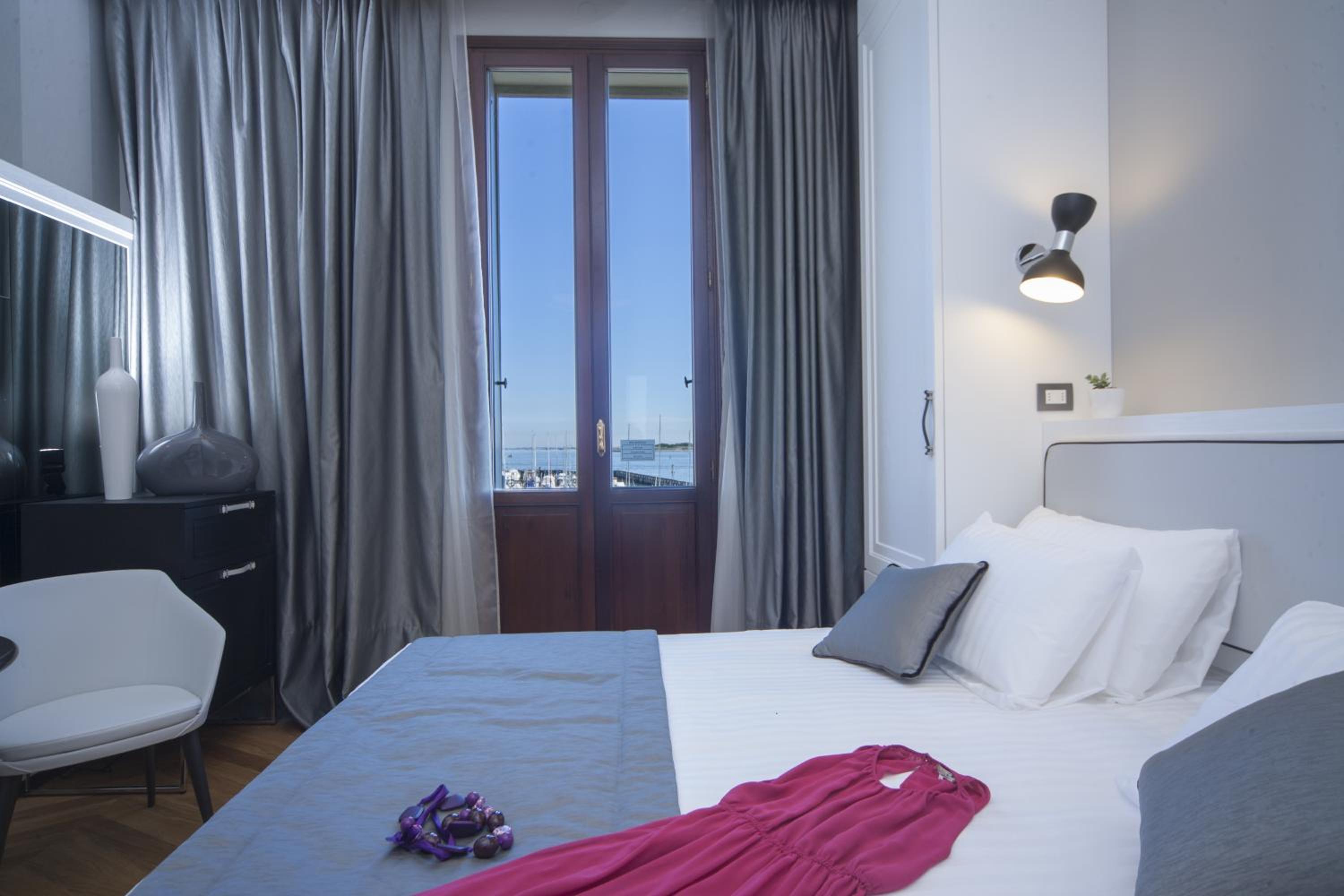 Superior Laguna Double or Twin Room  - Photo 3