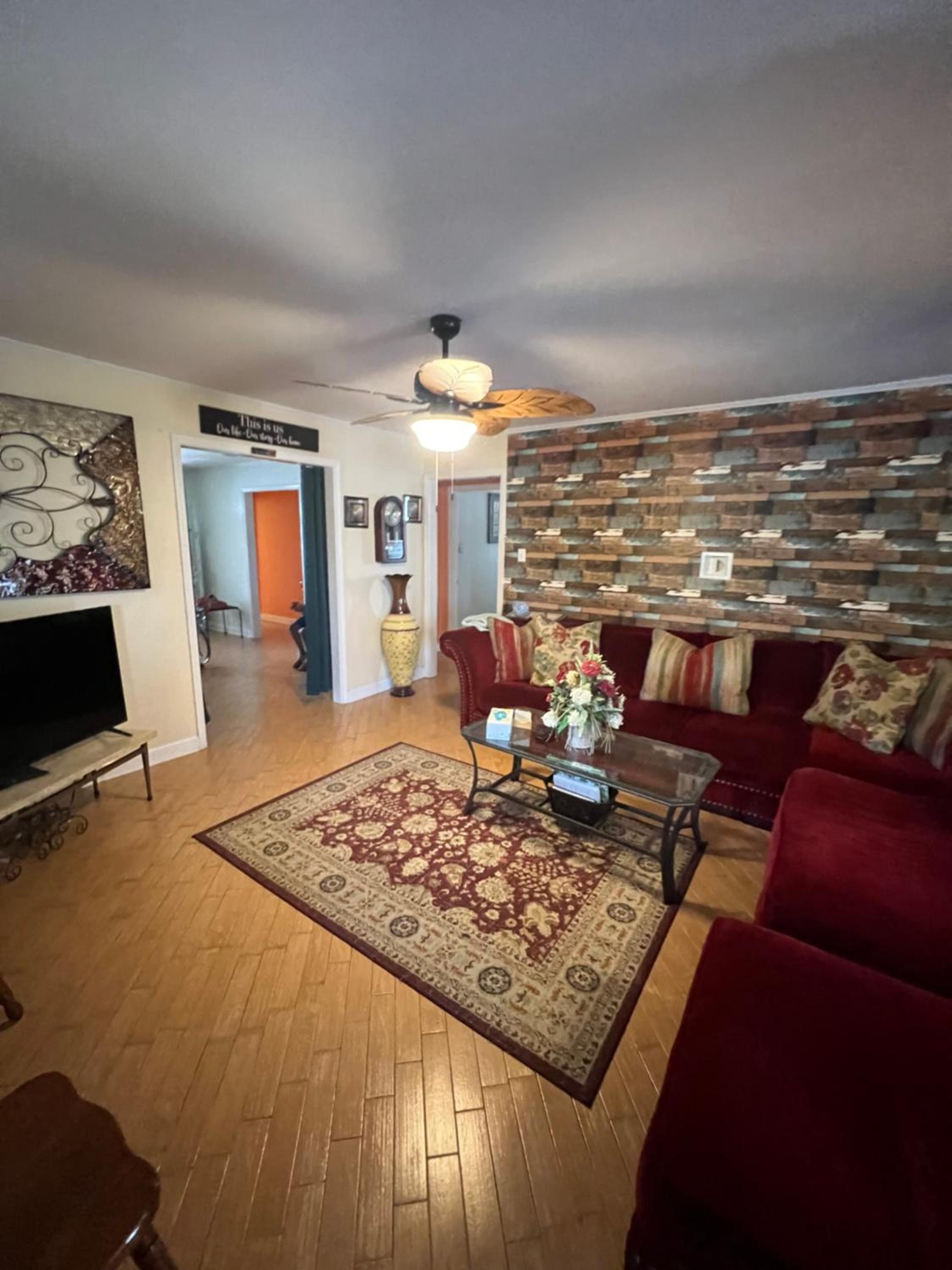 Four-Bedroom House photo 2