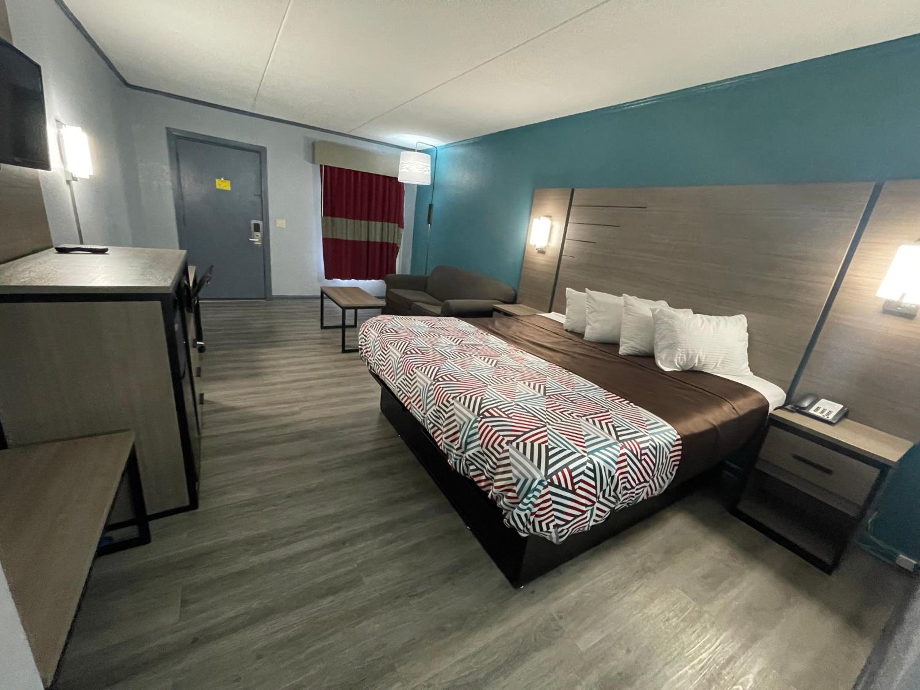 Standard King Room photo 1
