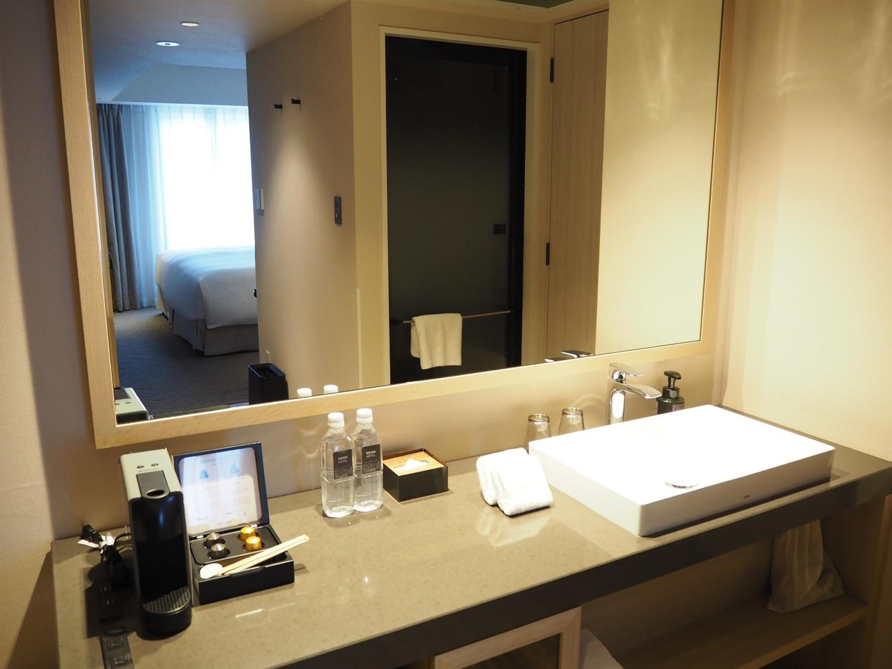 Deluxe King Room - Photo 4