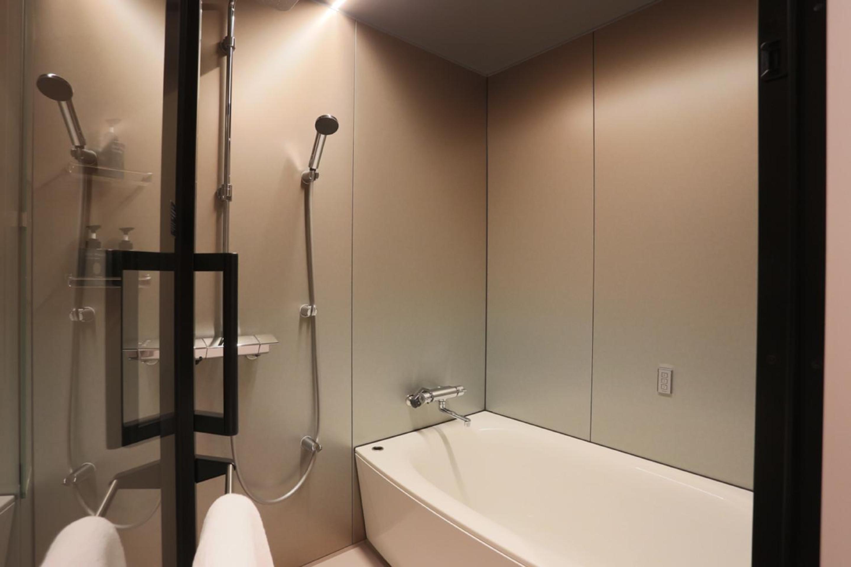 Deluxe King Room - Photo 3