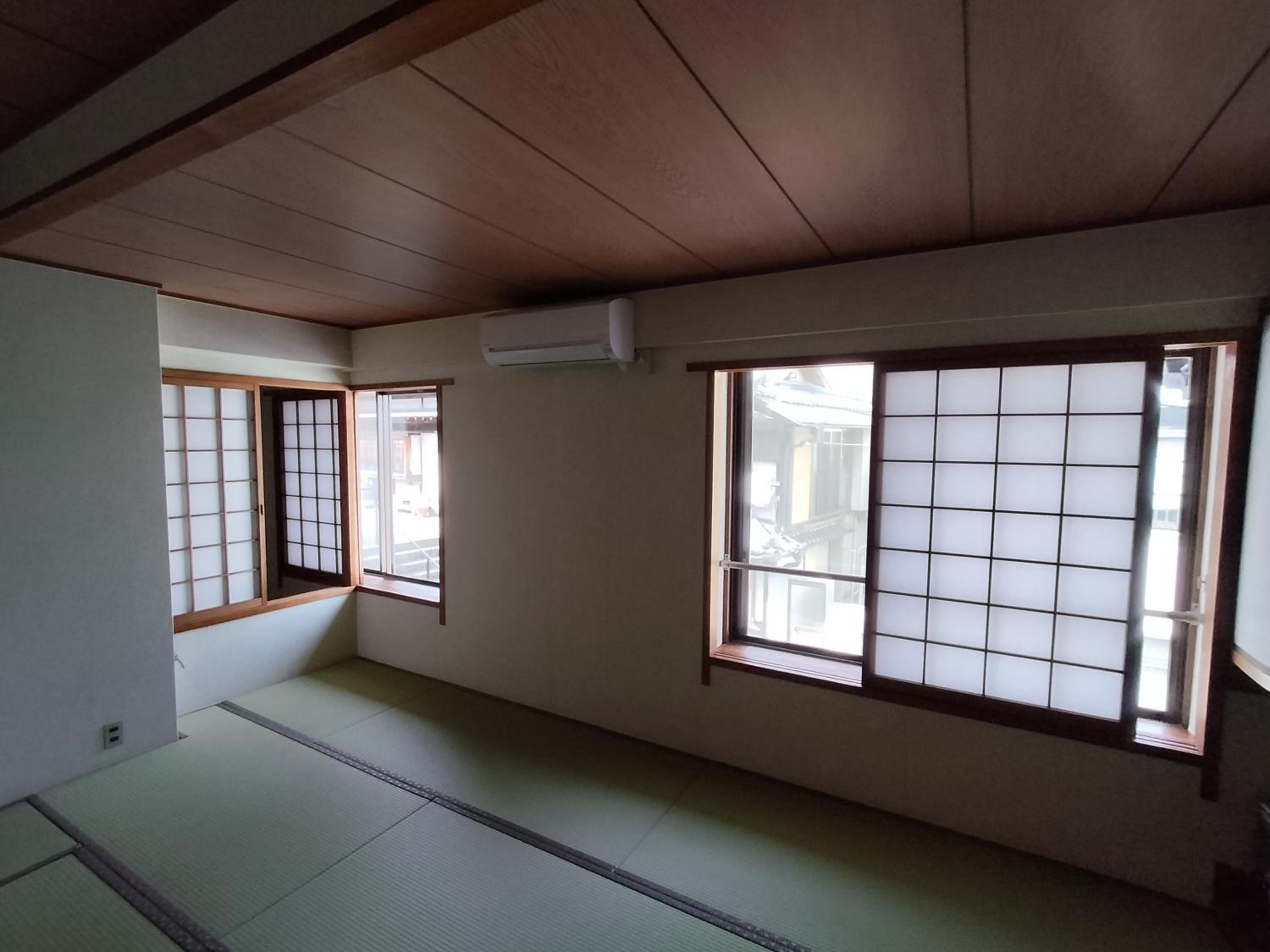 Family Room - Photo 6