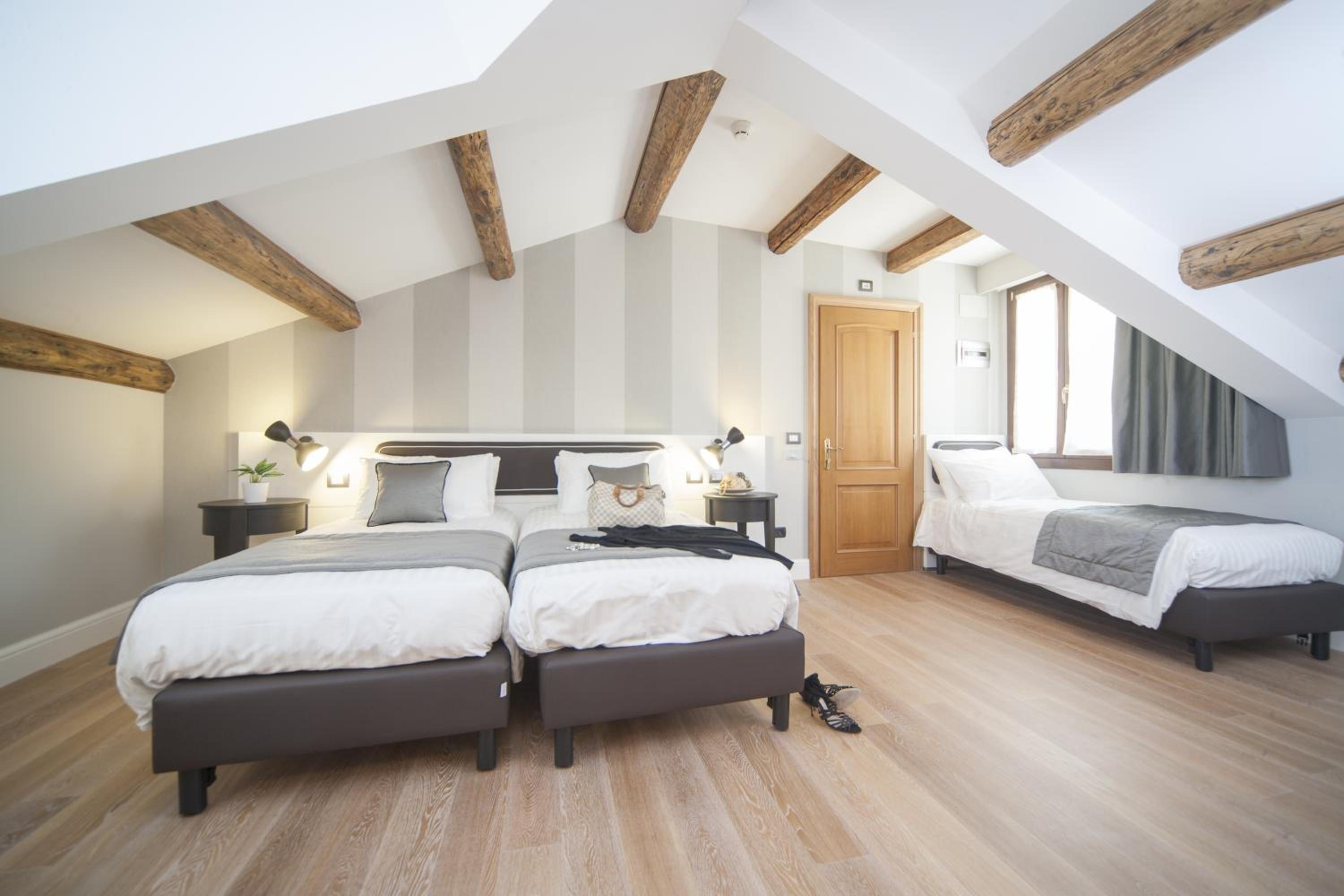 Superior Triple Room - Photo 9