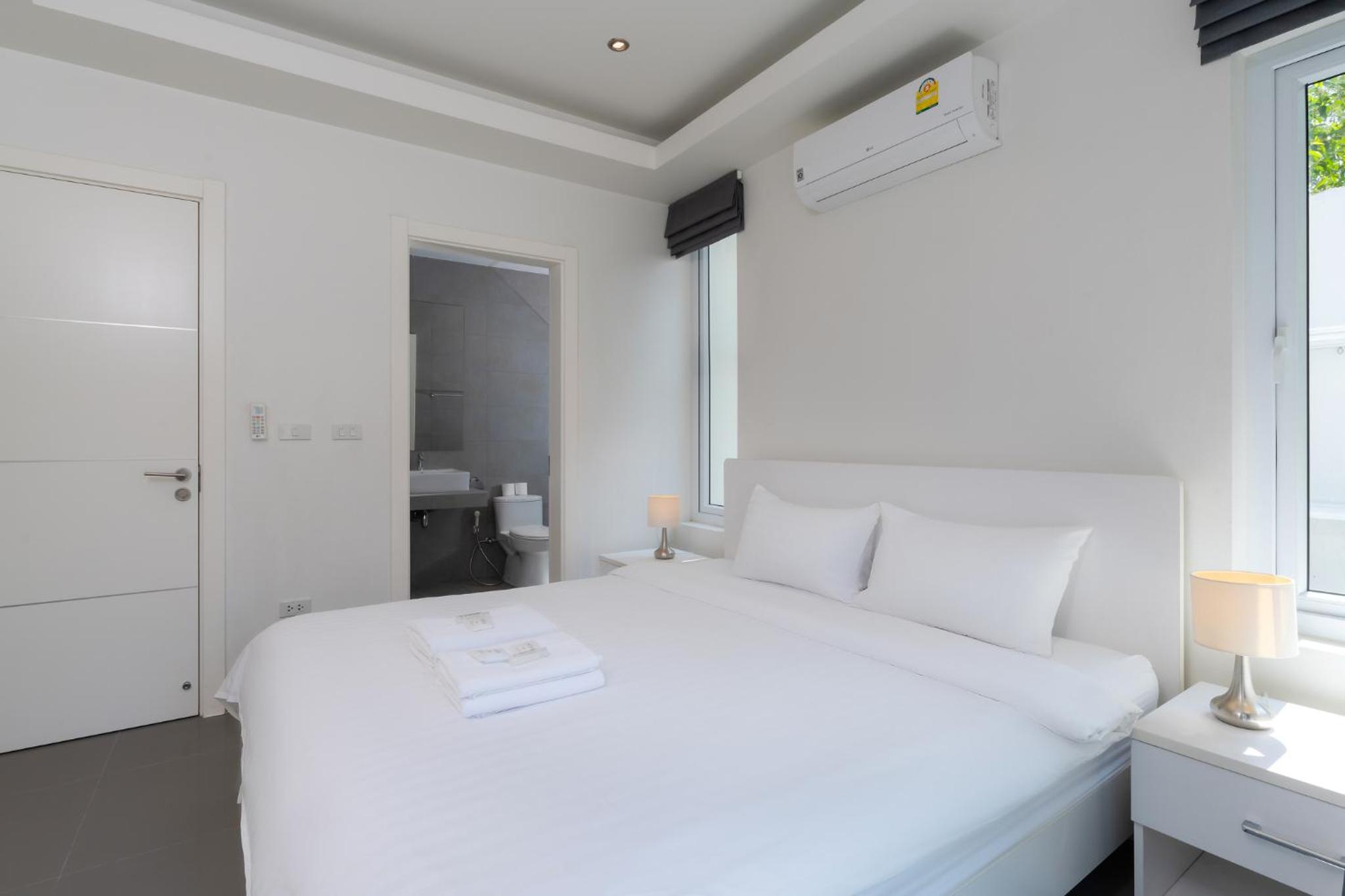 Three-Bedroom Villa - Photo 25