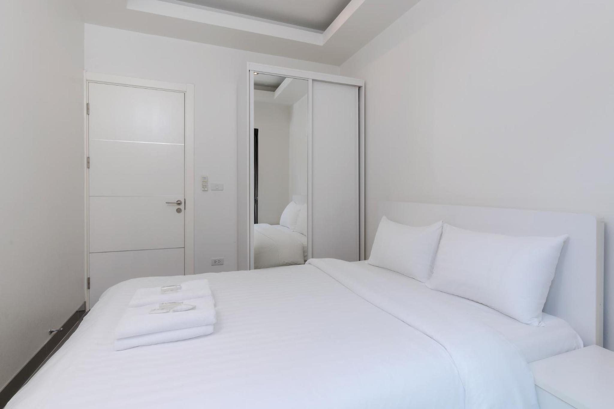 Three-Bedroom Villa - Photo 18