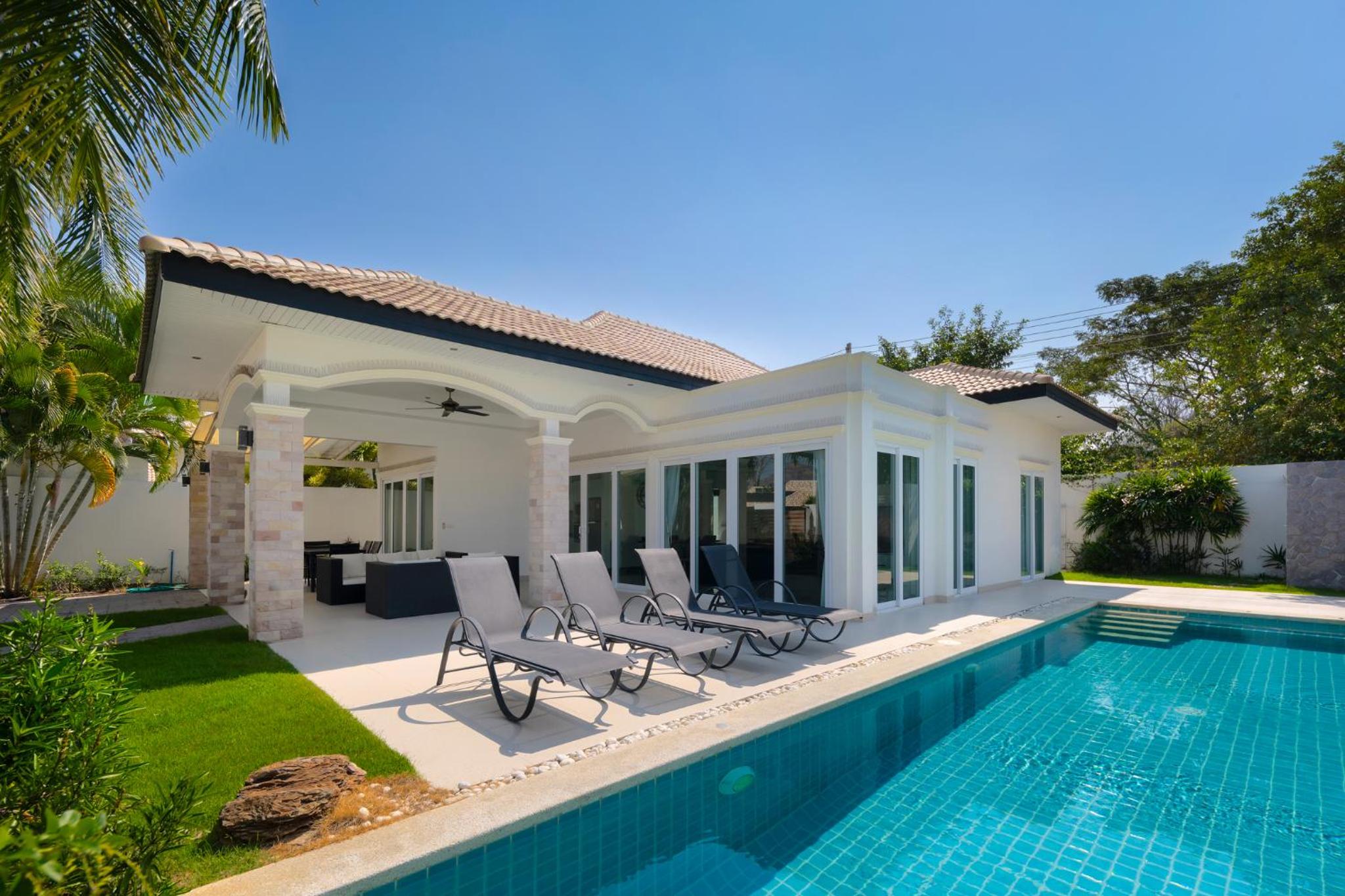 Three-Bedroom Villa - Photo 29