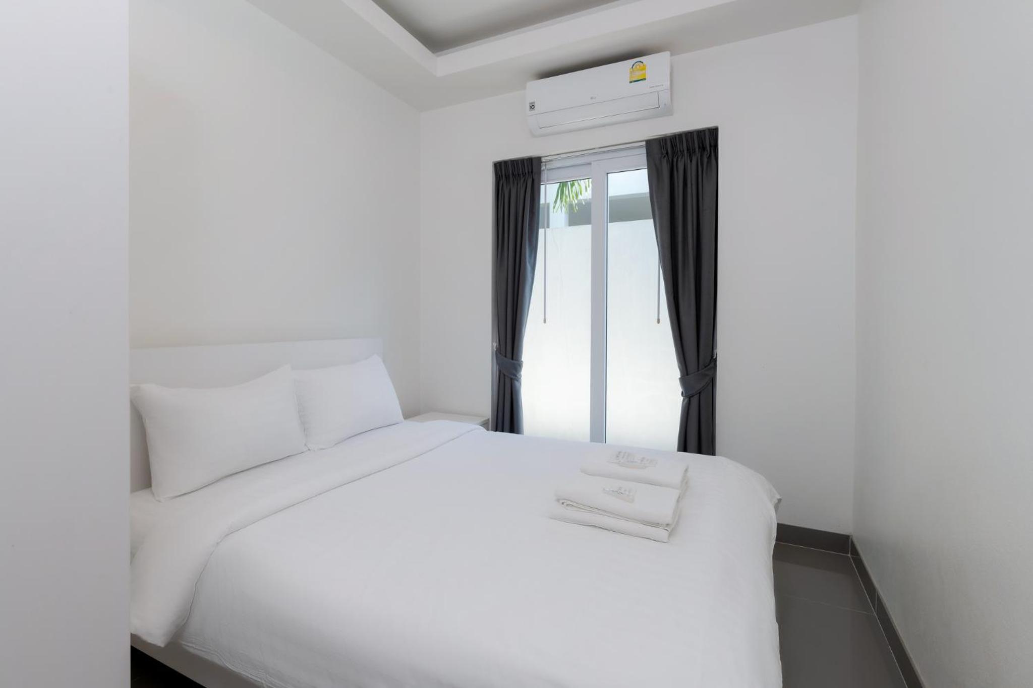 Three-Bedroom Villa - Photo 11