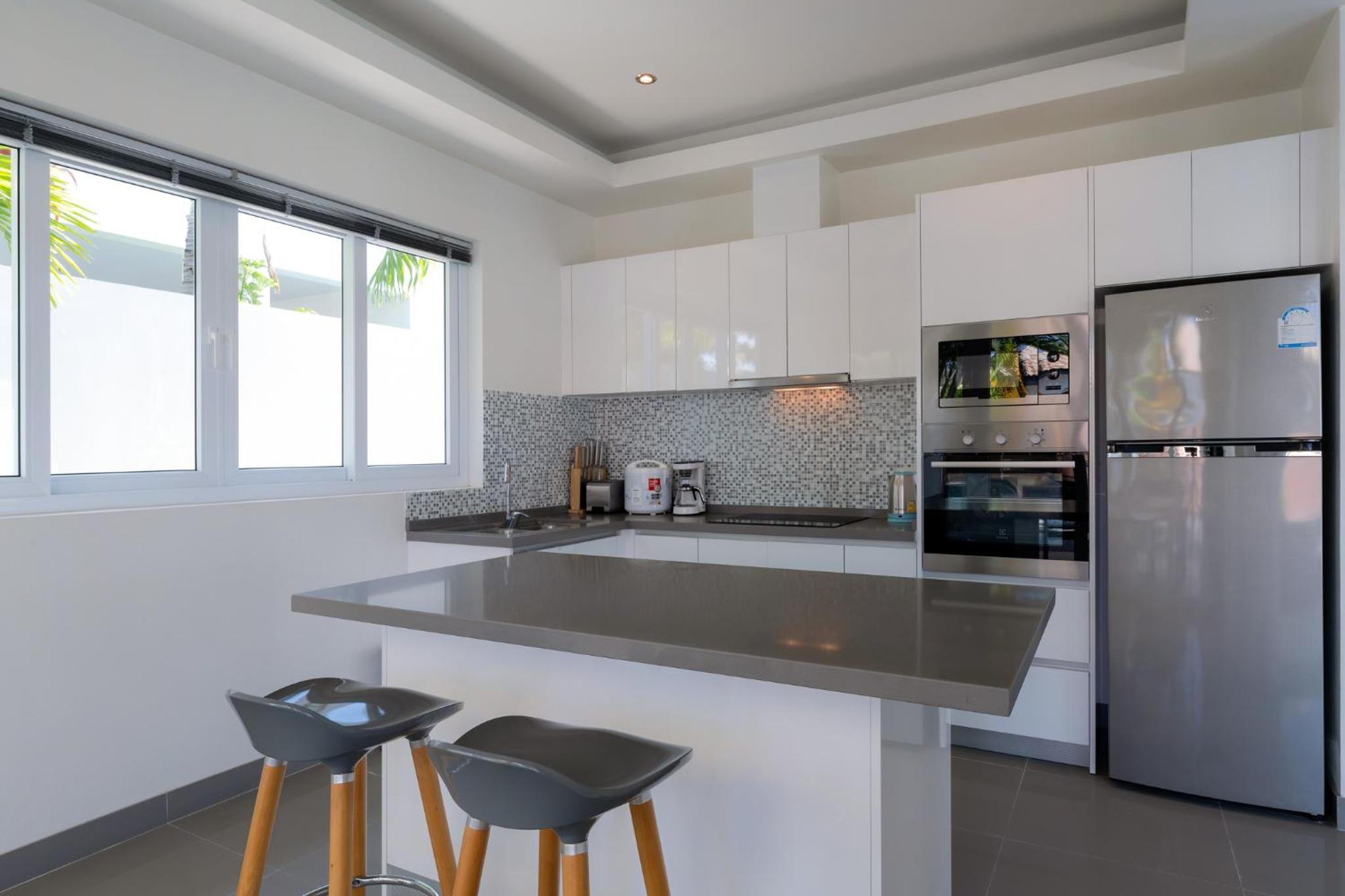Three-Bedroom Villa - Photo 8