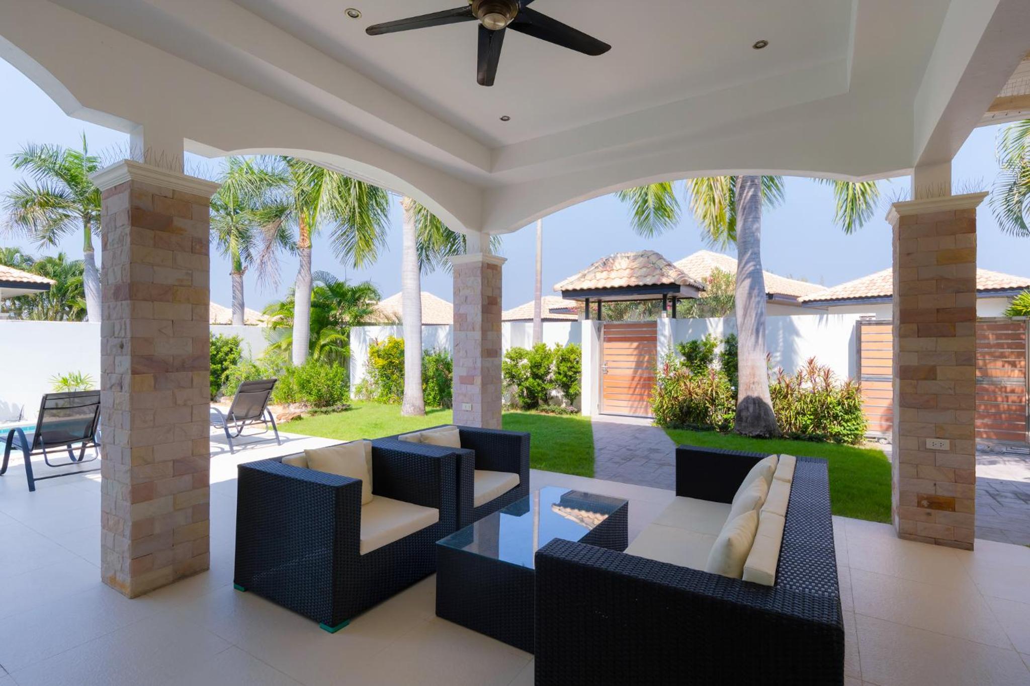 Three-Bedroom Villa - Photo 6
