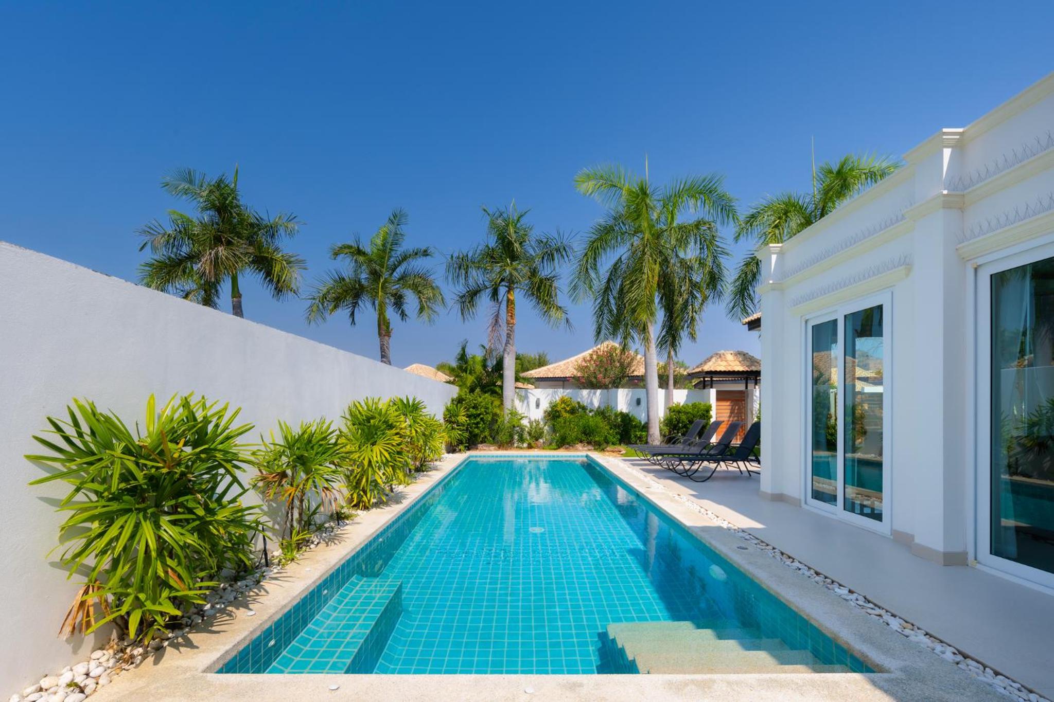 Three-Bedroom Villa - Photo 4